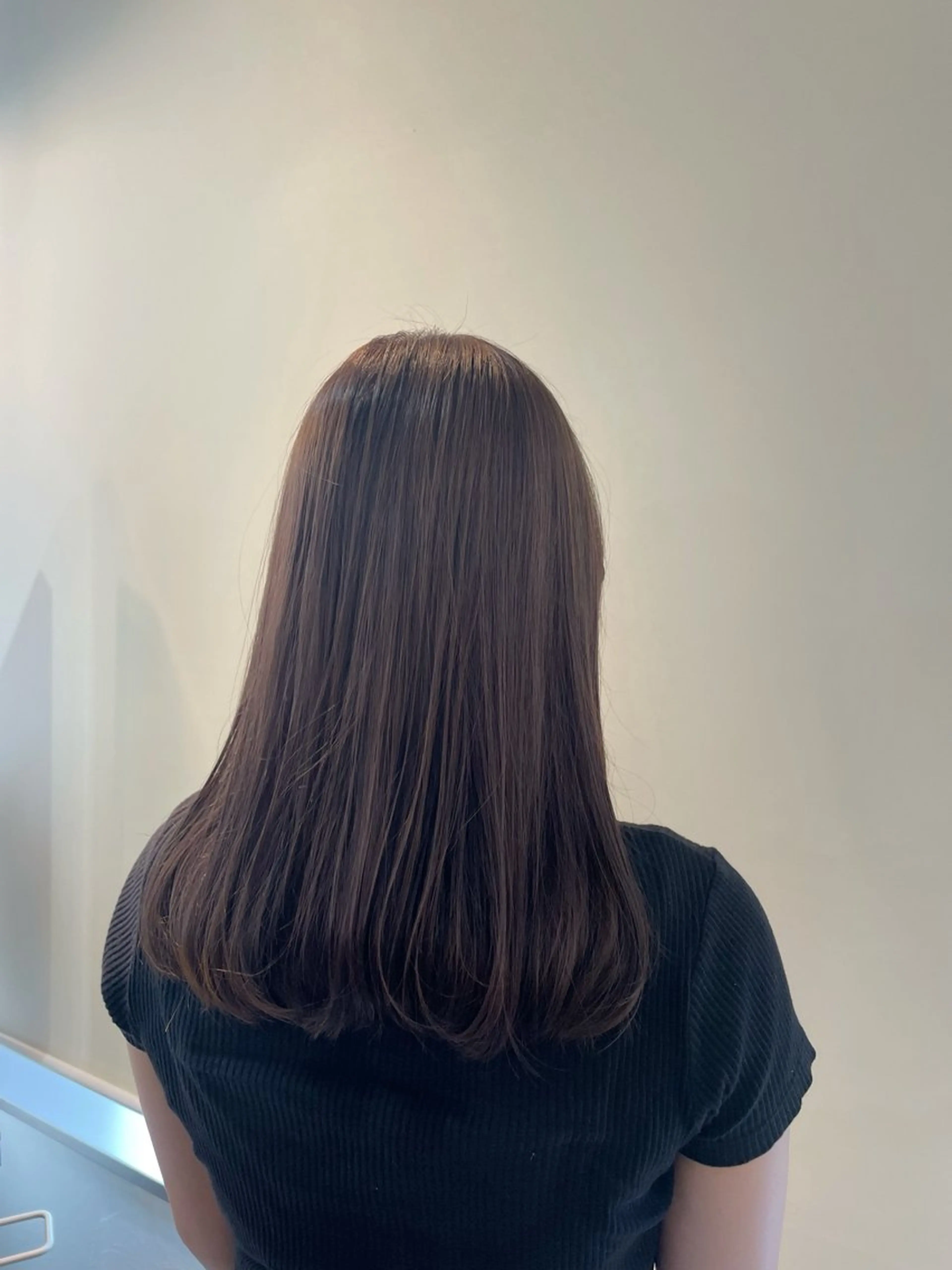 セミロング カラー アッシュ アッシュブラウン ブラウンカラー ヘアカラー tiel 小山莉々のヘアスタイル