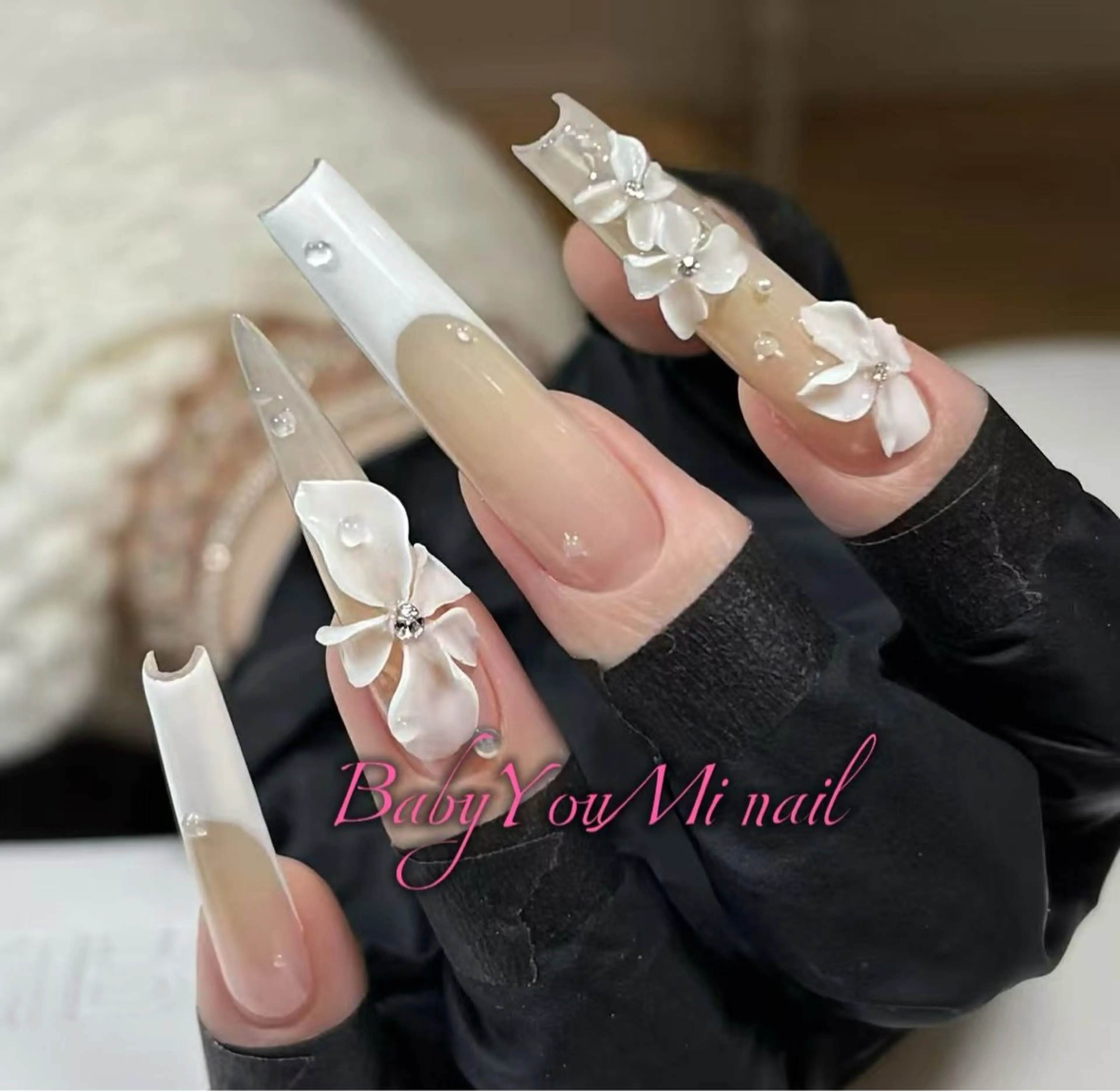 ネイル オーロラネイル フラワーネイル フットネイル フレンチネイル ジェルネイル ハンドネイル BabyYouMi nailのネイルデザイン