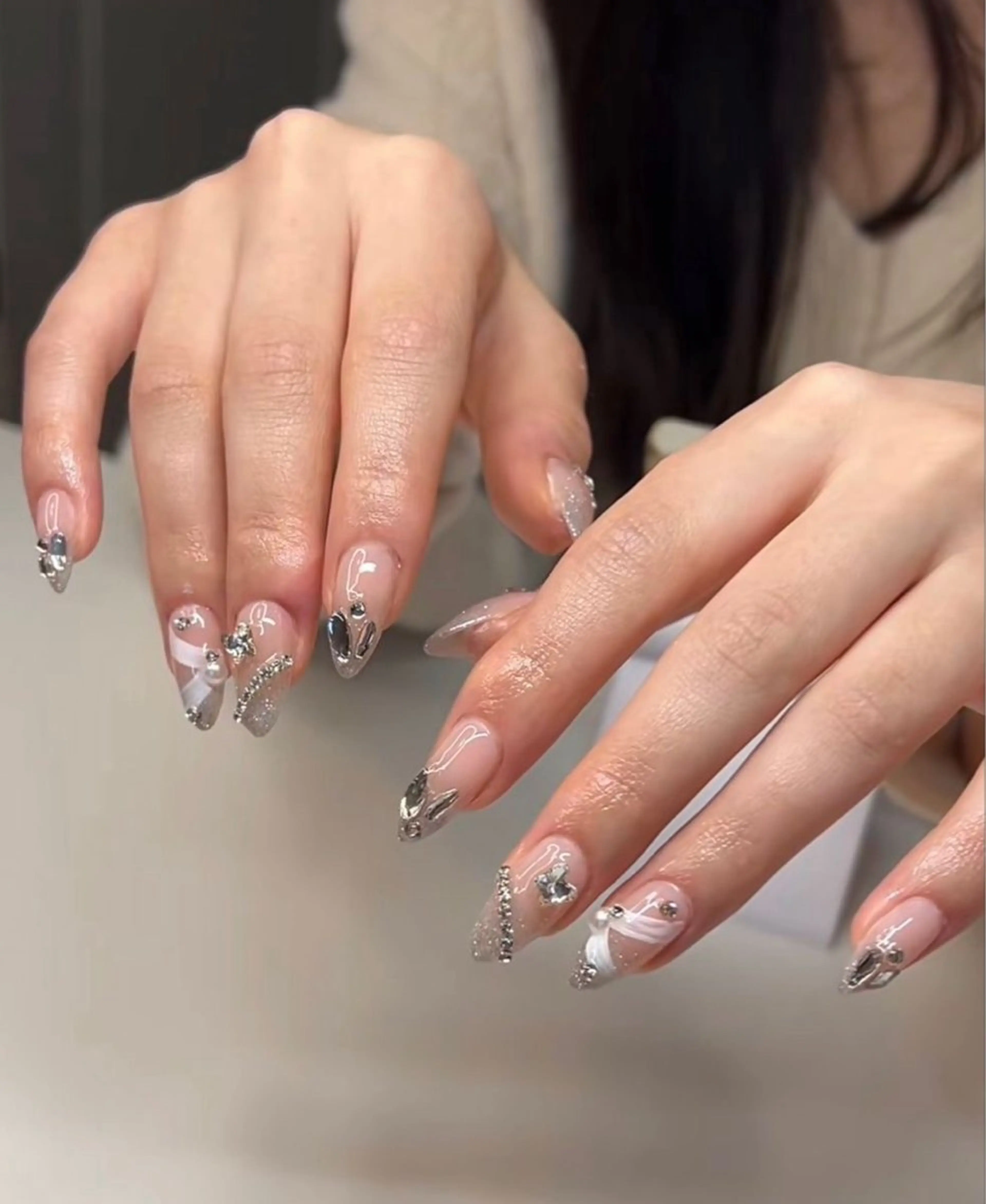 ネイル ボルドー ブラウン チークネイル ドット フットネイル Julli NailStudioのネイルデザイン