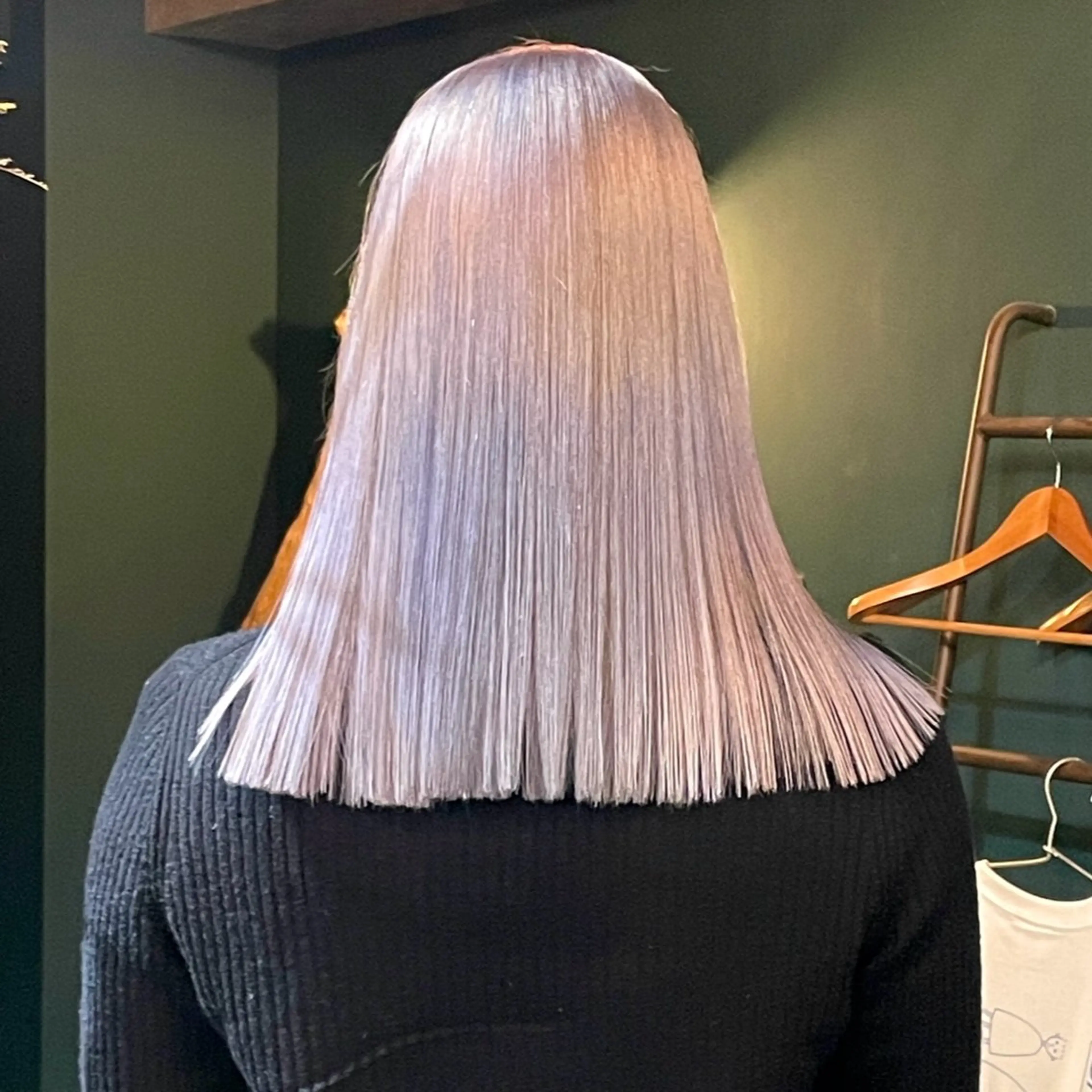 セミロング パープルカラー ヘアカラー vivre libreのヘアスタイル