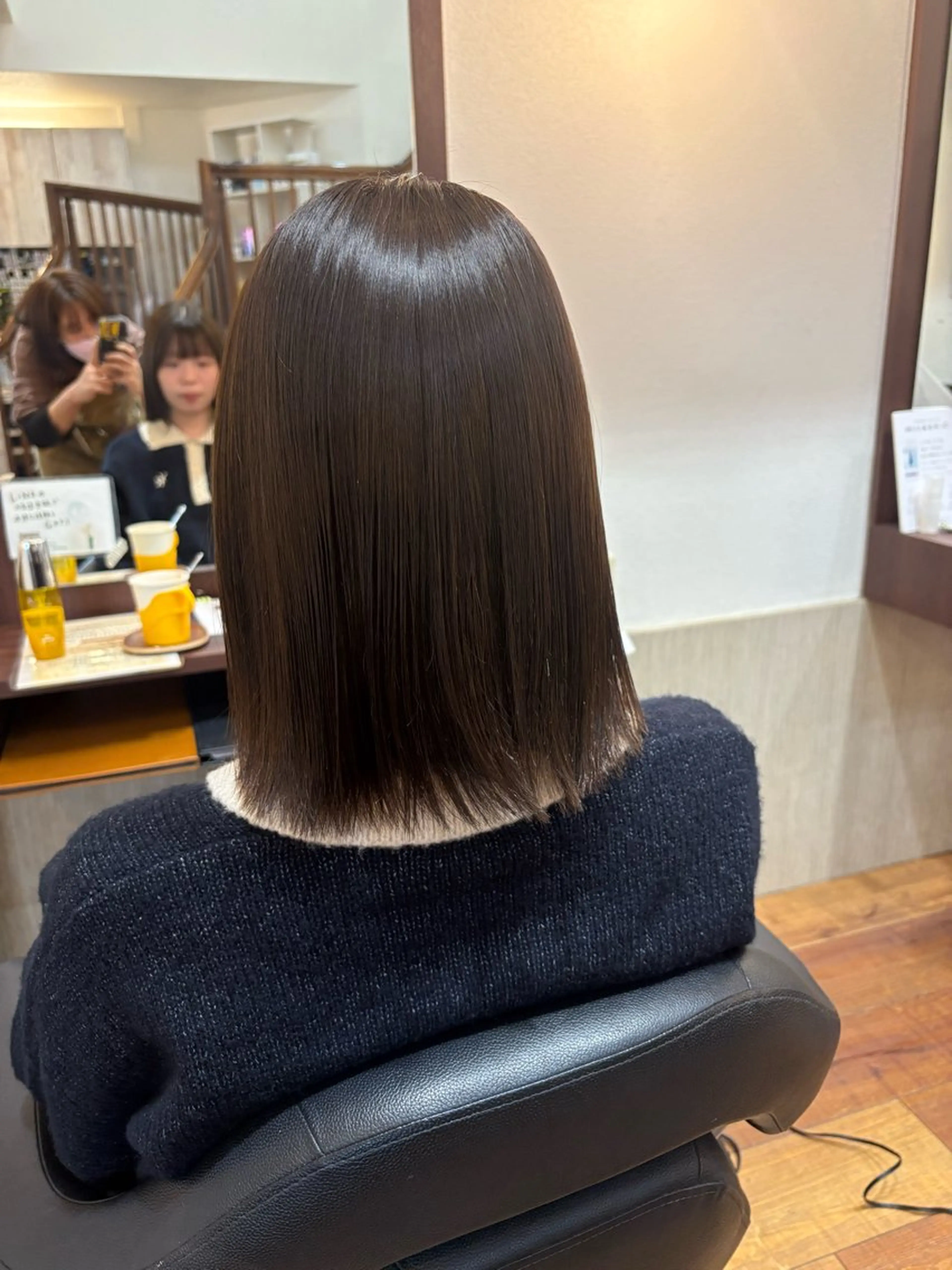 セミロング 赤み消しオリーブ特化 柔らか縮毛矯正🌷辻のヘアスタイル