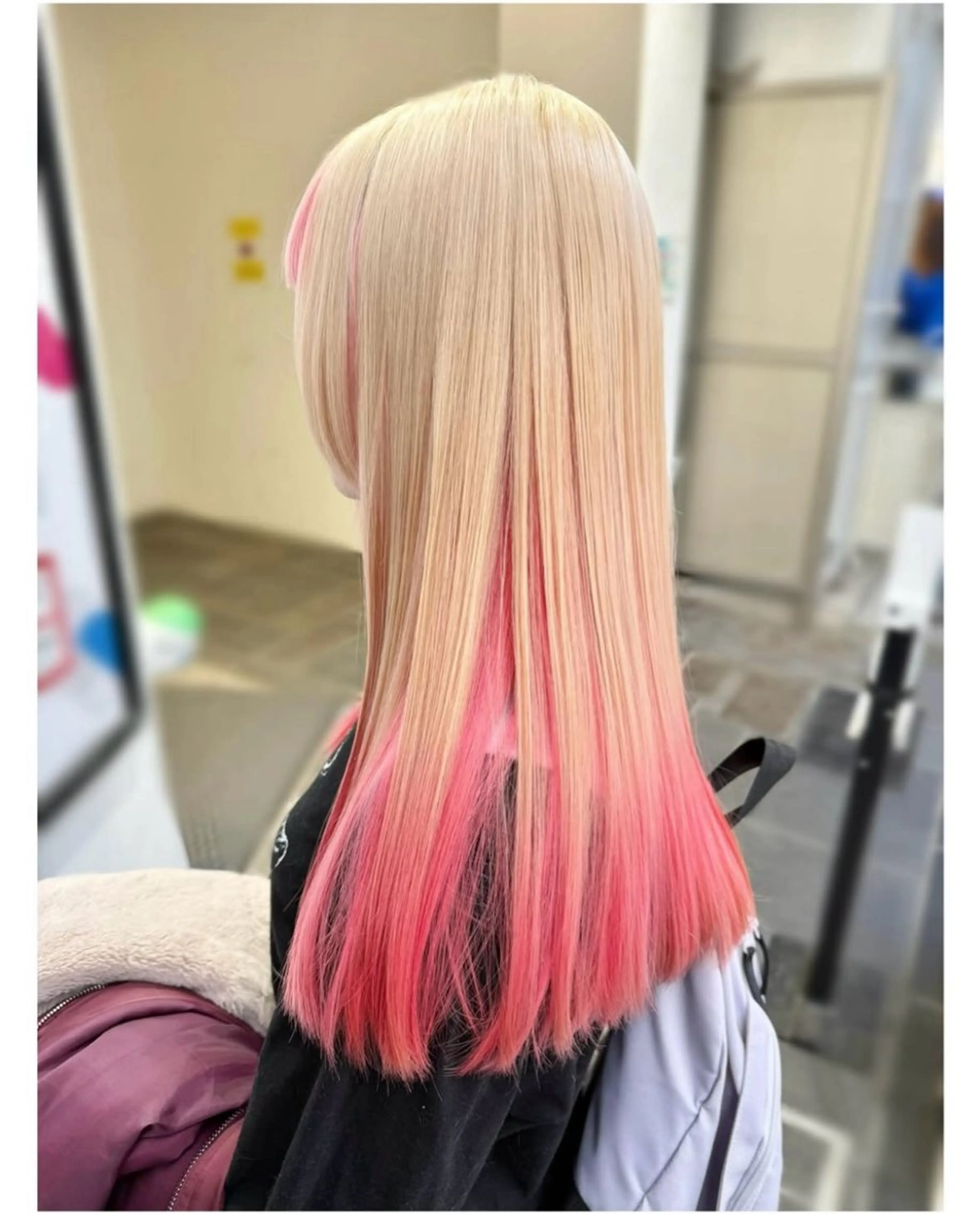 セミロング カラー ブロンド ピンクカラー ヘアカラー TSUNO🦖 派手髪/オタク美容師のヘアスタイル