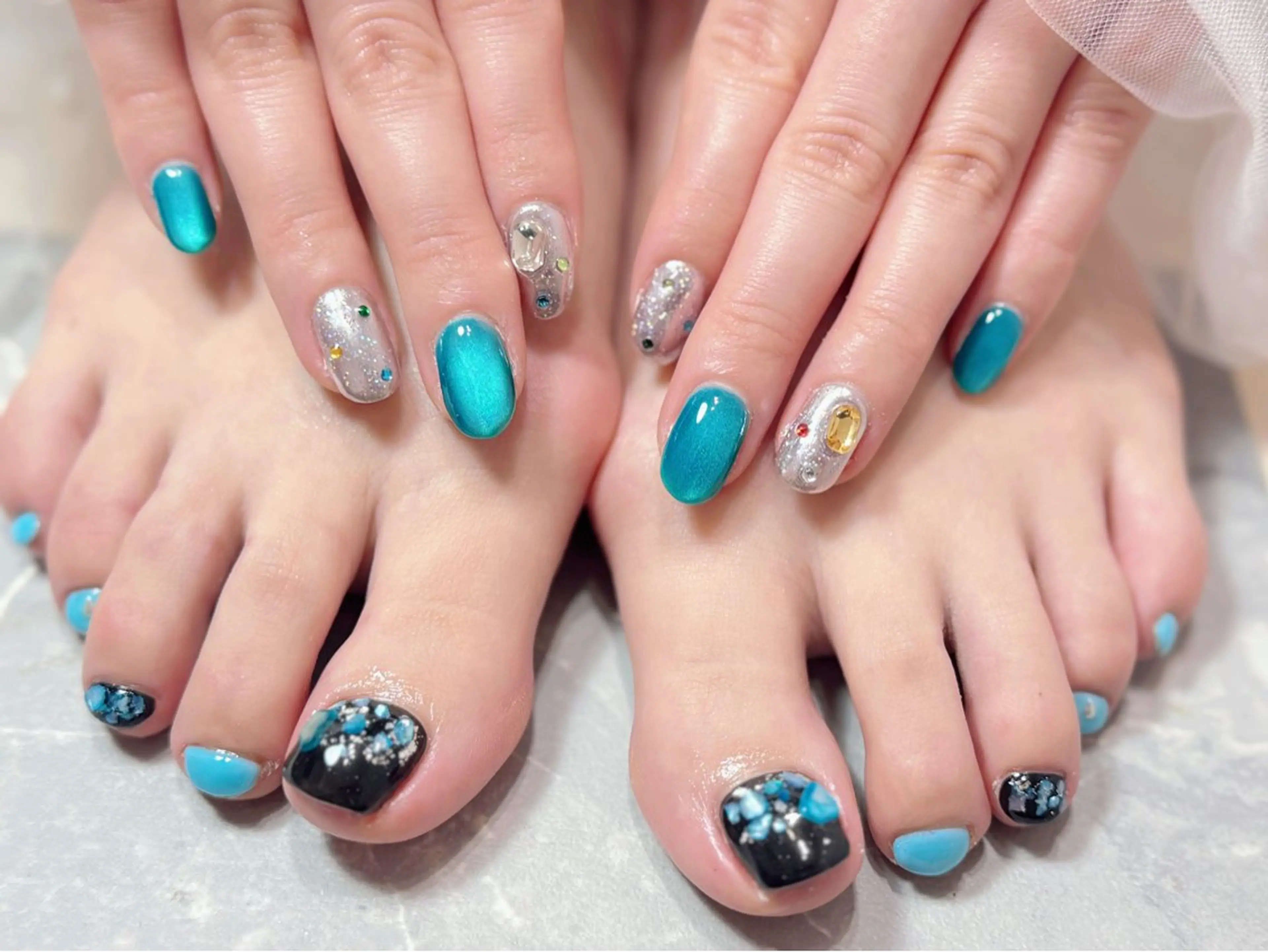 ネイル マジックミラー所属・マジック ミラーのネイルデザイン