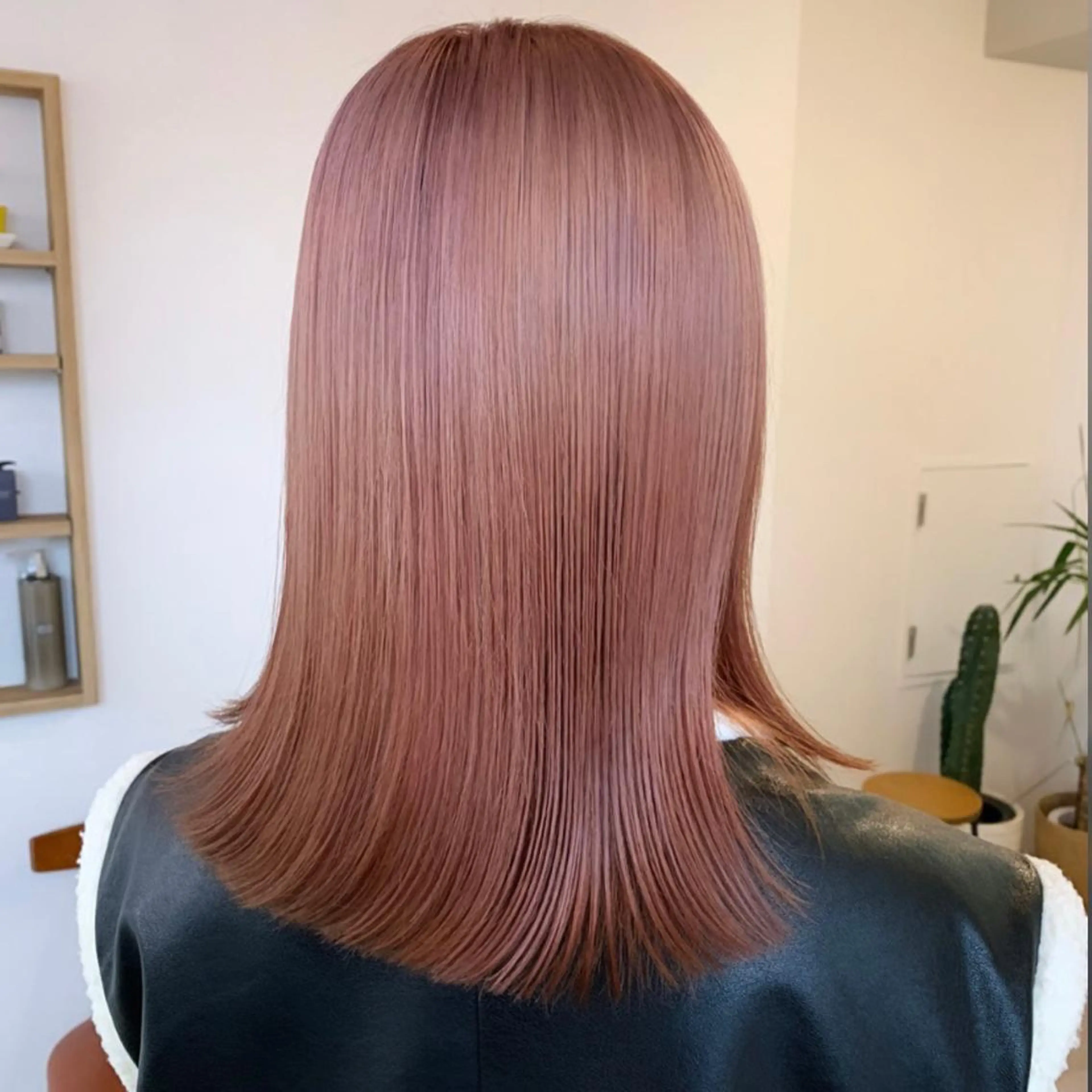 ミディアム カラー ベージュカラー 黒髪 ブリーチ ハイトーンカラー ピンクカラー ヘアカラー トリートメント 🌸MAYU🌸 ハイトーン➕レイヤーのヘアスタイル