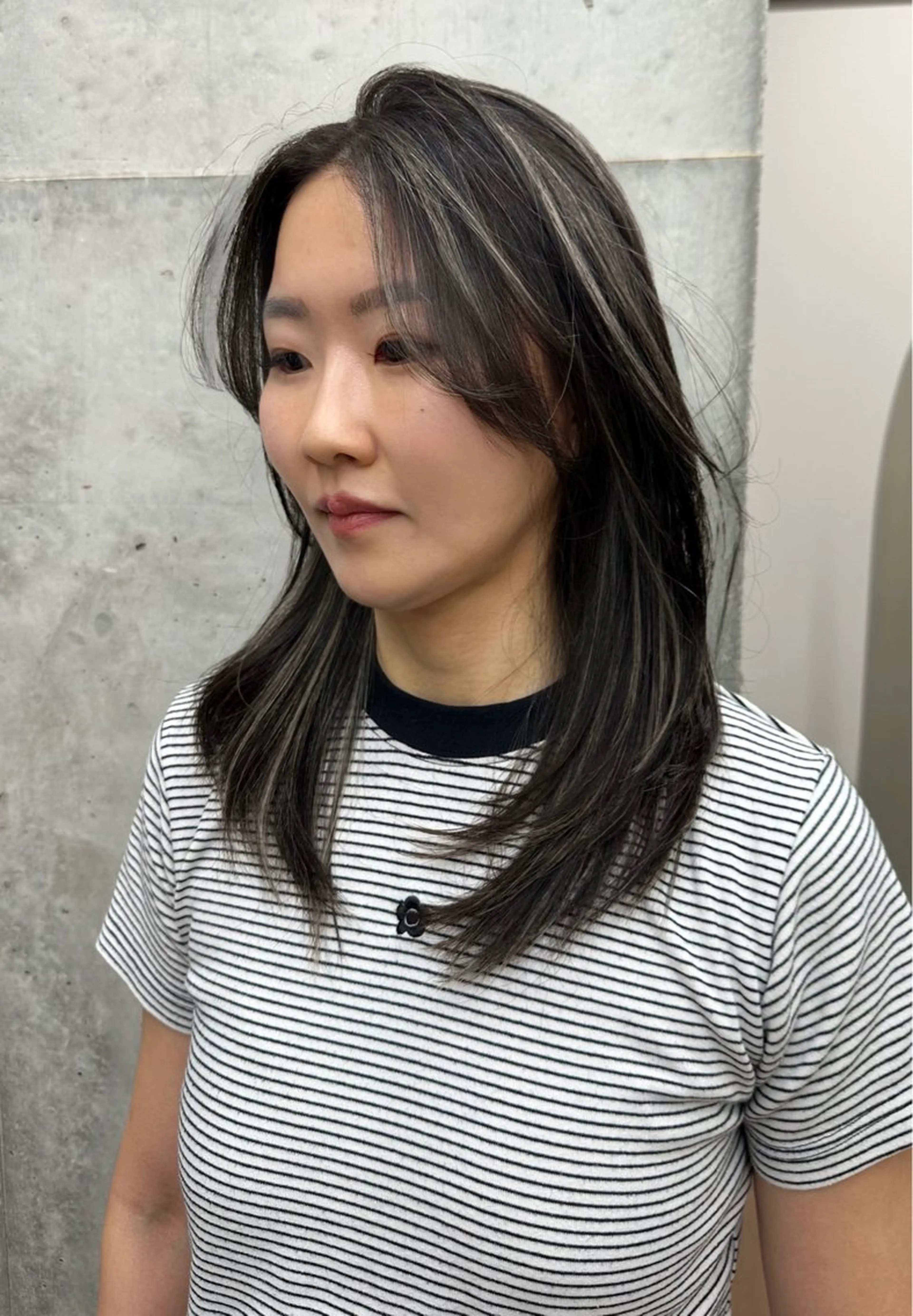 ミディアム ハイライト ヘアカラー 森本 笑のヘアスタイル