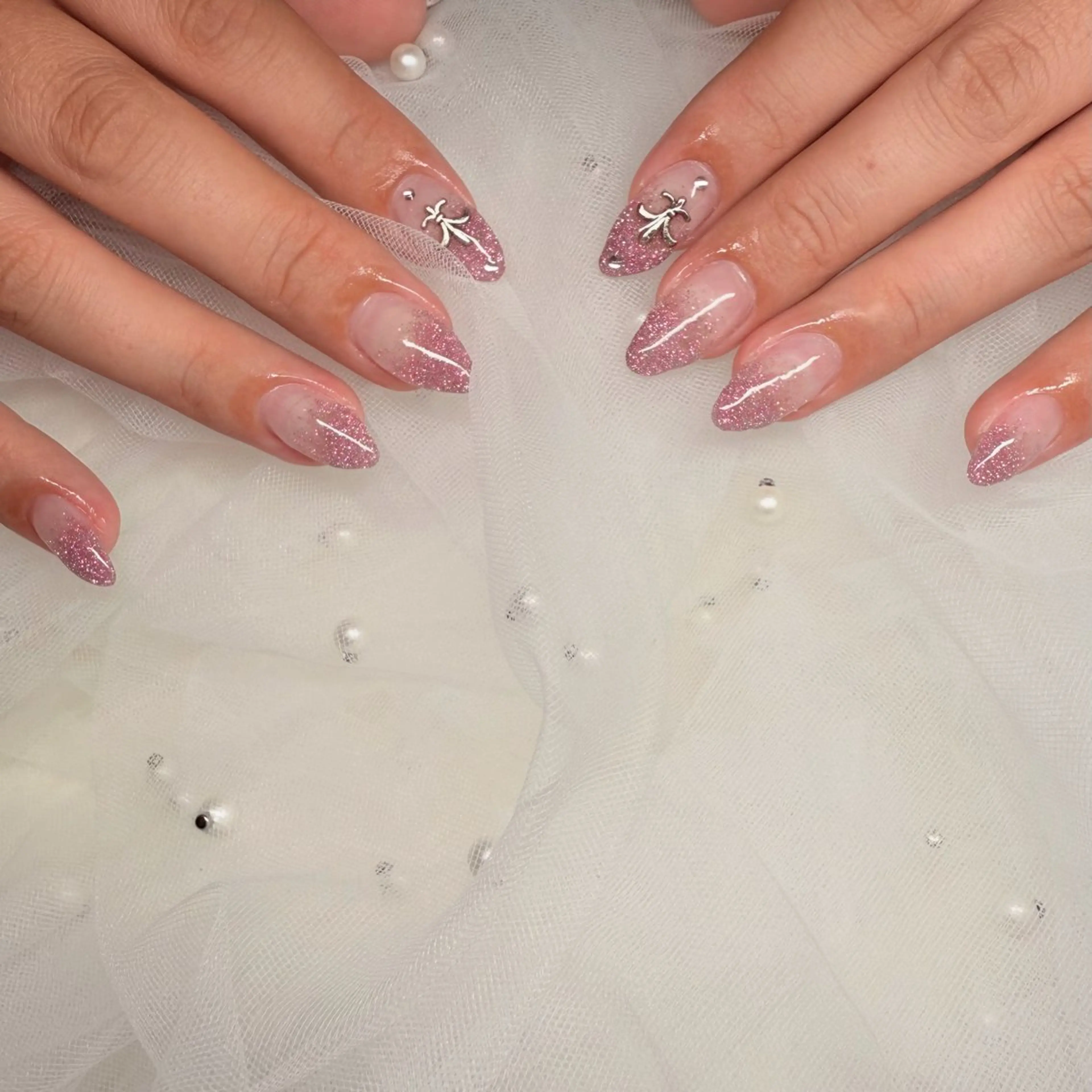 ネイル フラッシュネイル ジェルネイル キラキラネイル ワンカラーネイル ぷっくりネイル 🌹Belle Nail🌹のネイルデザイン