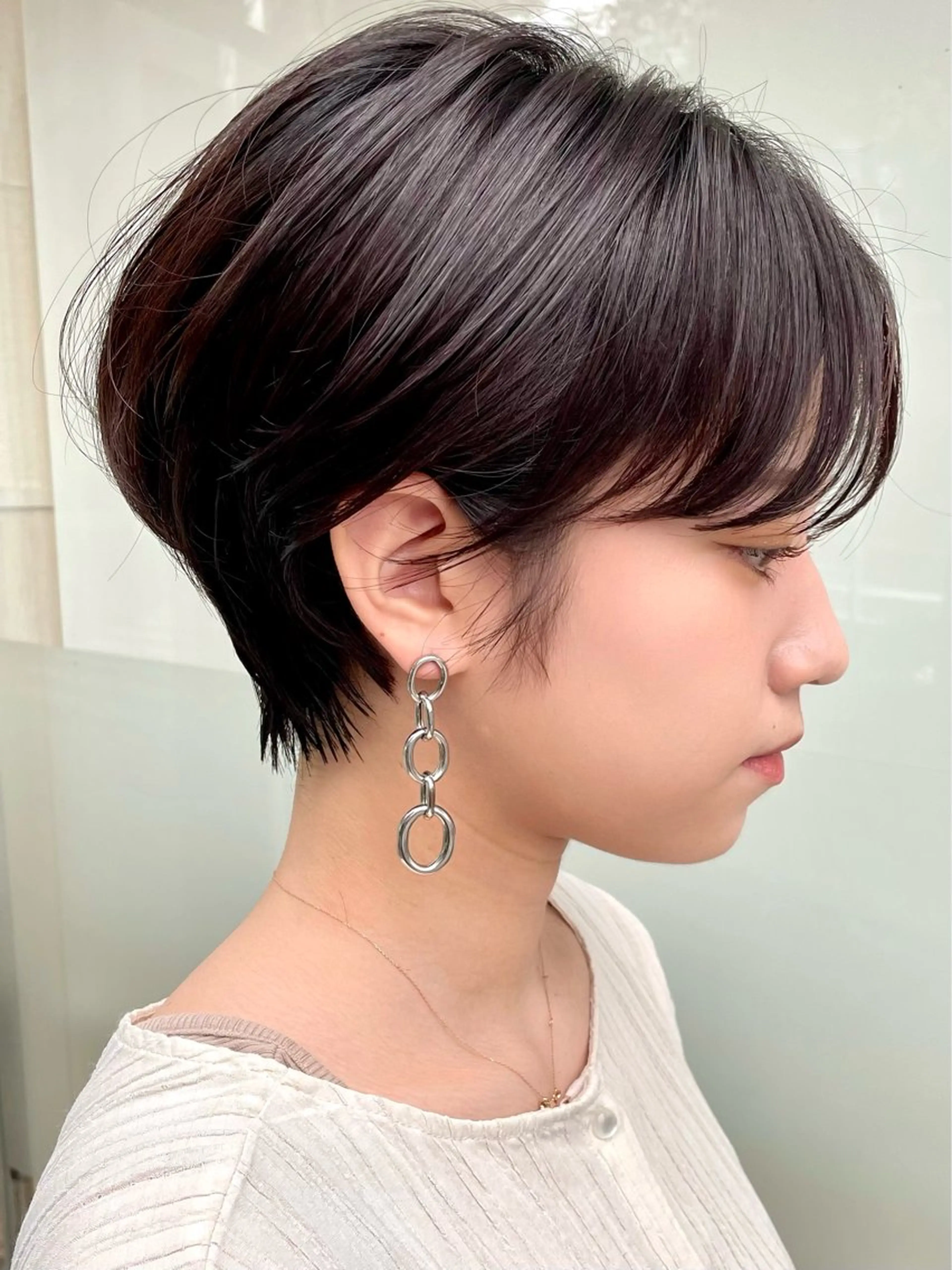 ショート カット 三鷹で1番ショート ボブをカットする新谷のヘアスタイル