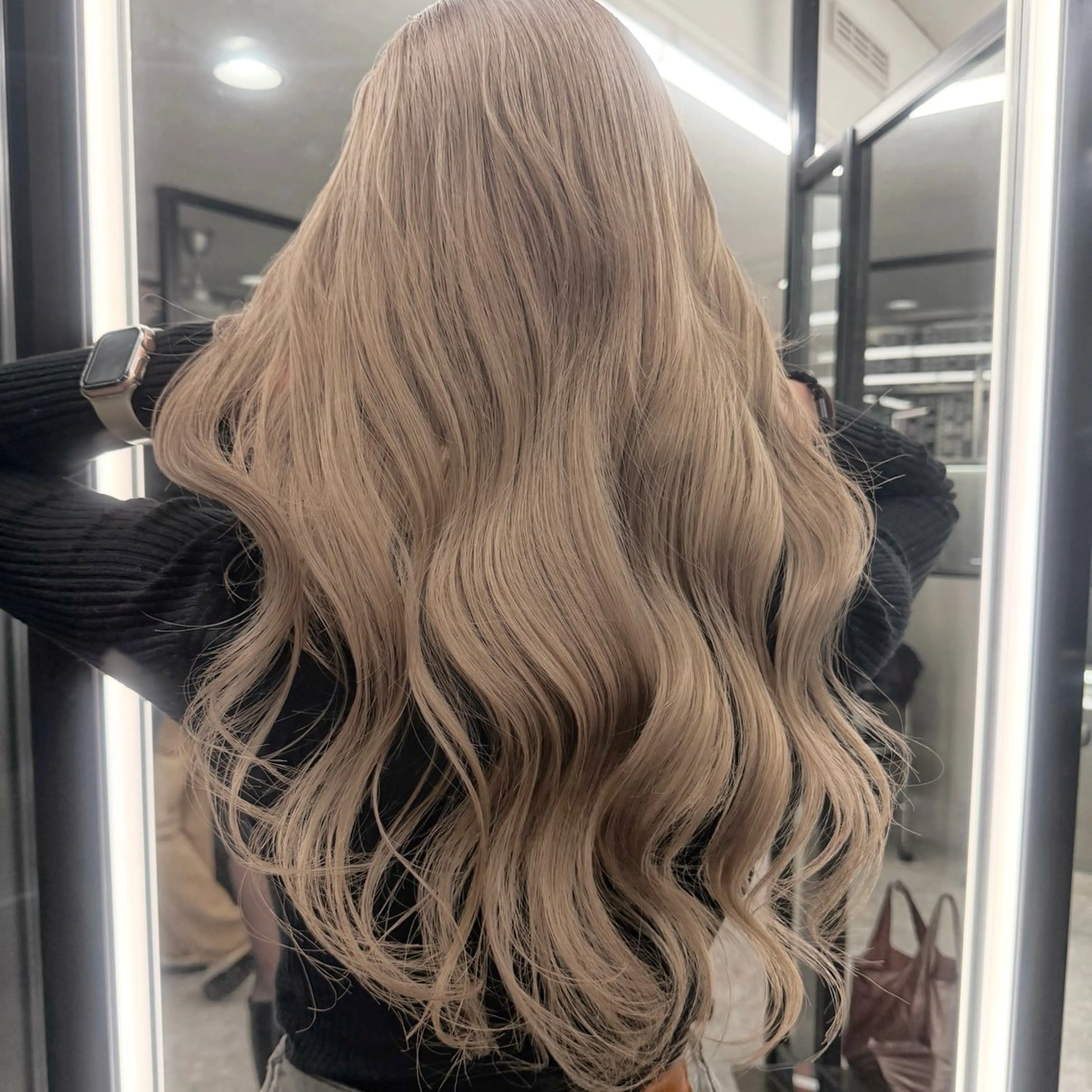 ロング カラー シールエクステ ハイトーンカラー エクステ ヘアカラー シールエクステ特化 ハイトーン、NANAのヘアスタイル