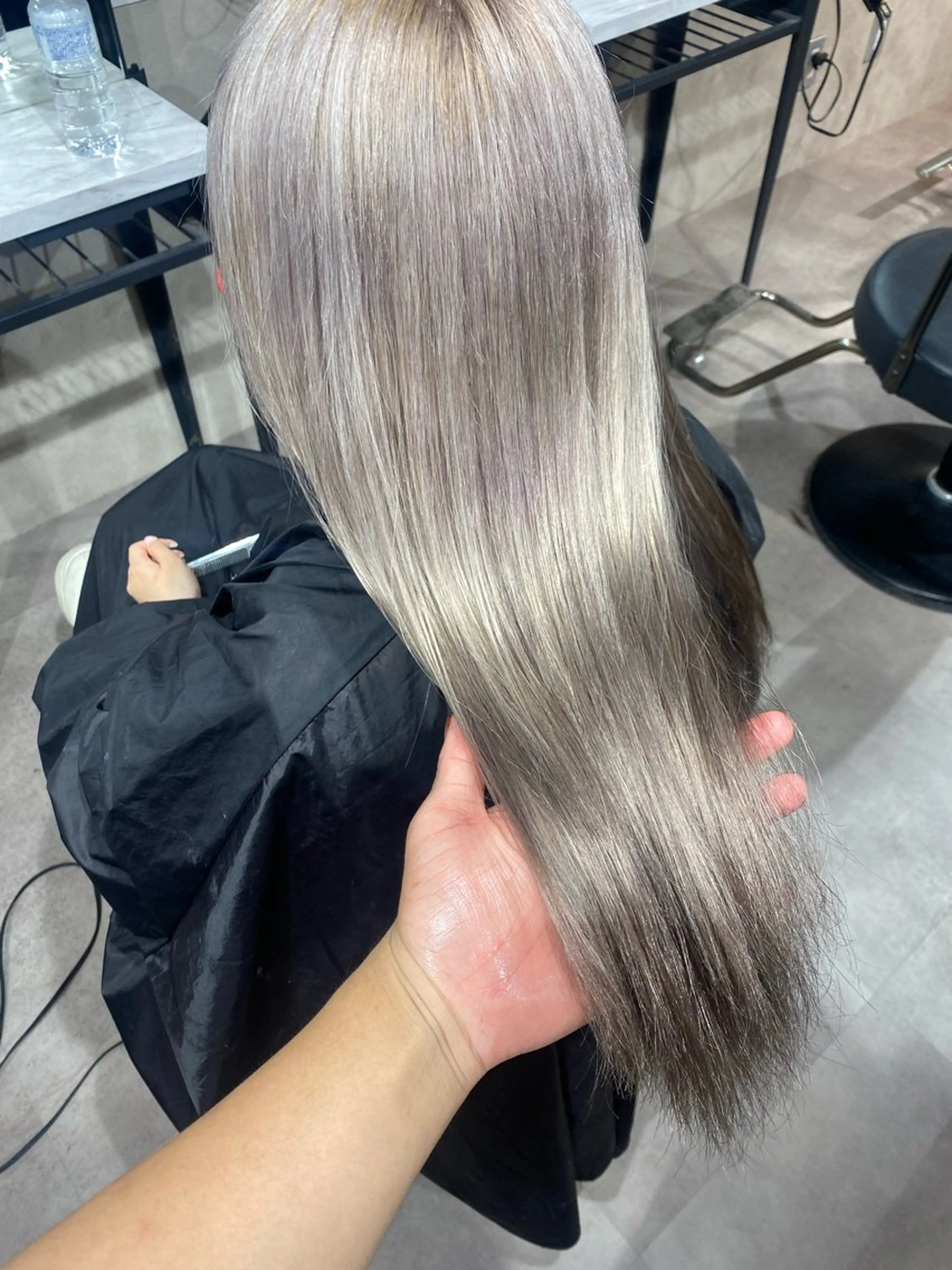 ロング カラー グレージュ ミルクティーグレージュ カット ヘアカラー Seleneコウキ ブリーチ/ハイトーンのヘアスタイル