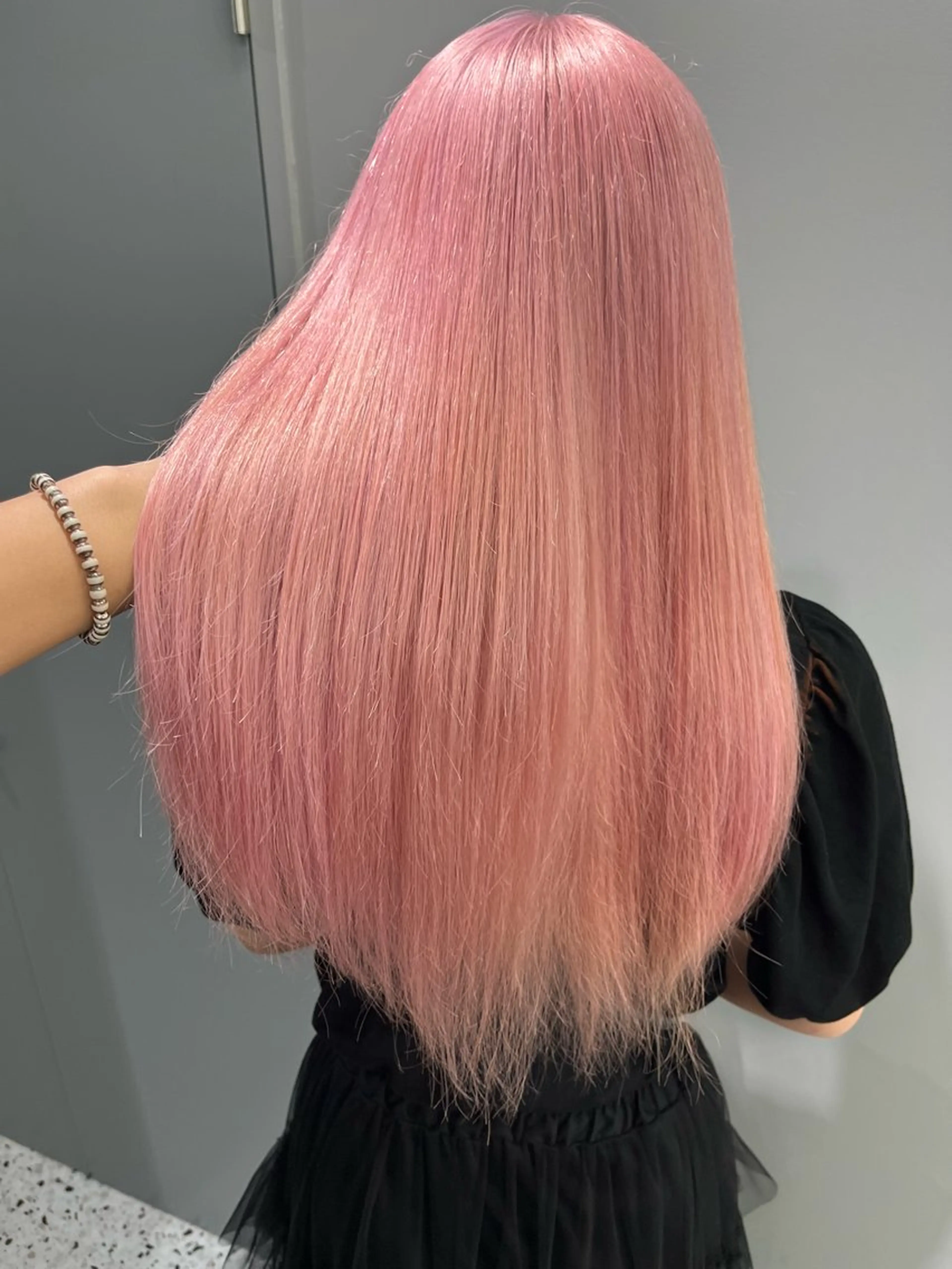 ロング カラー 小田 輝太郎/ブリーチのヘアスタイル