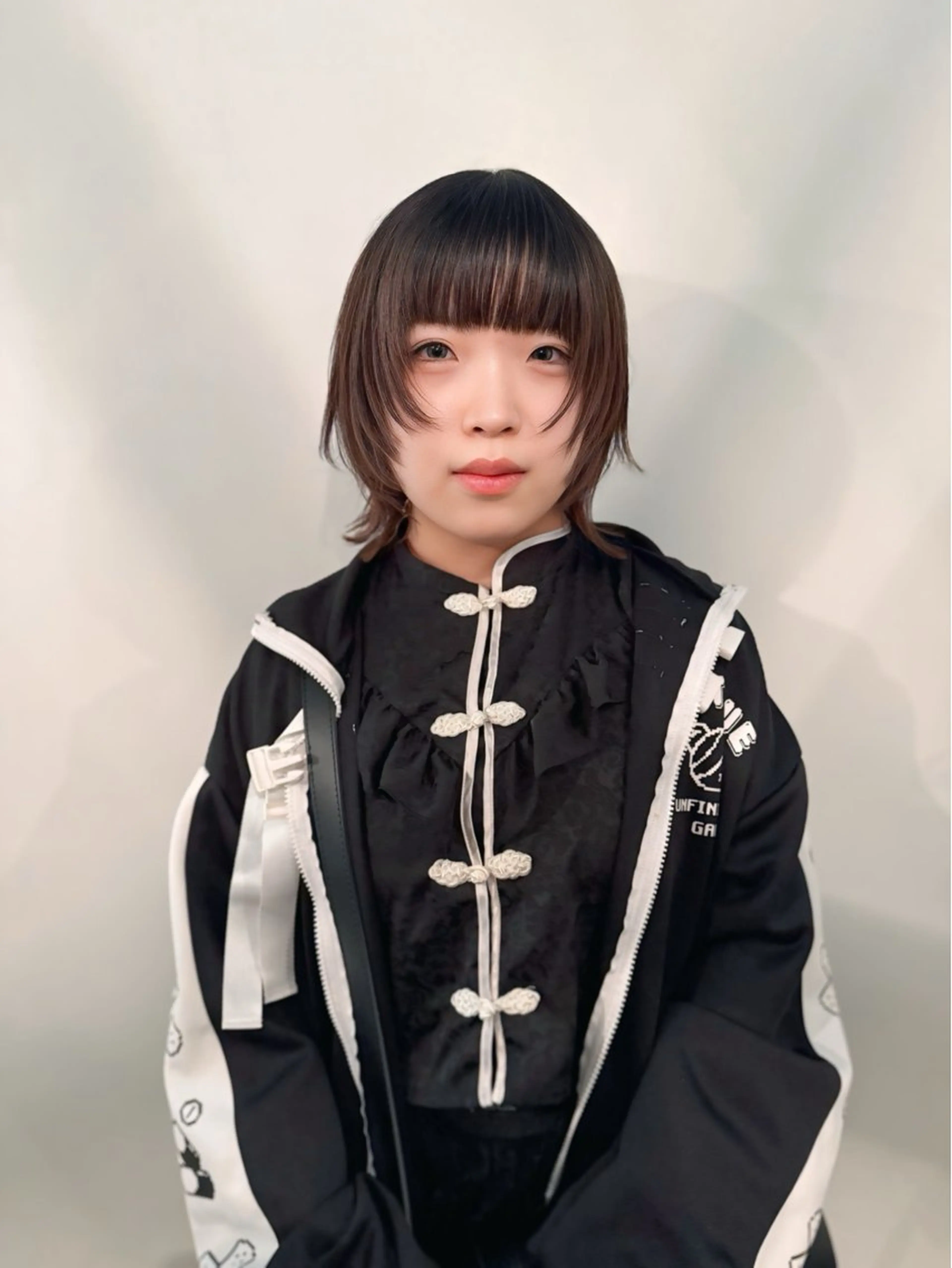 ミディアム ウルフ/似合わせ レイヤー/RIHOのヘアスタイル