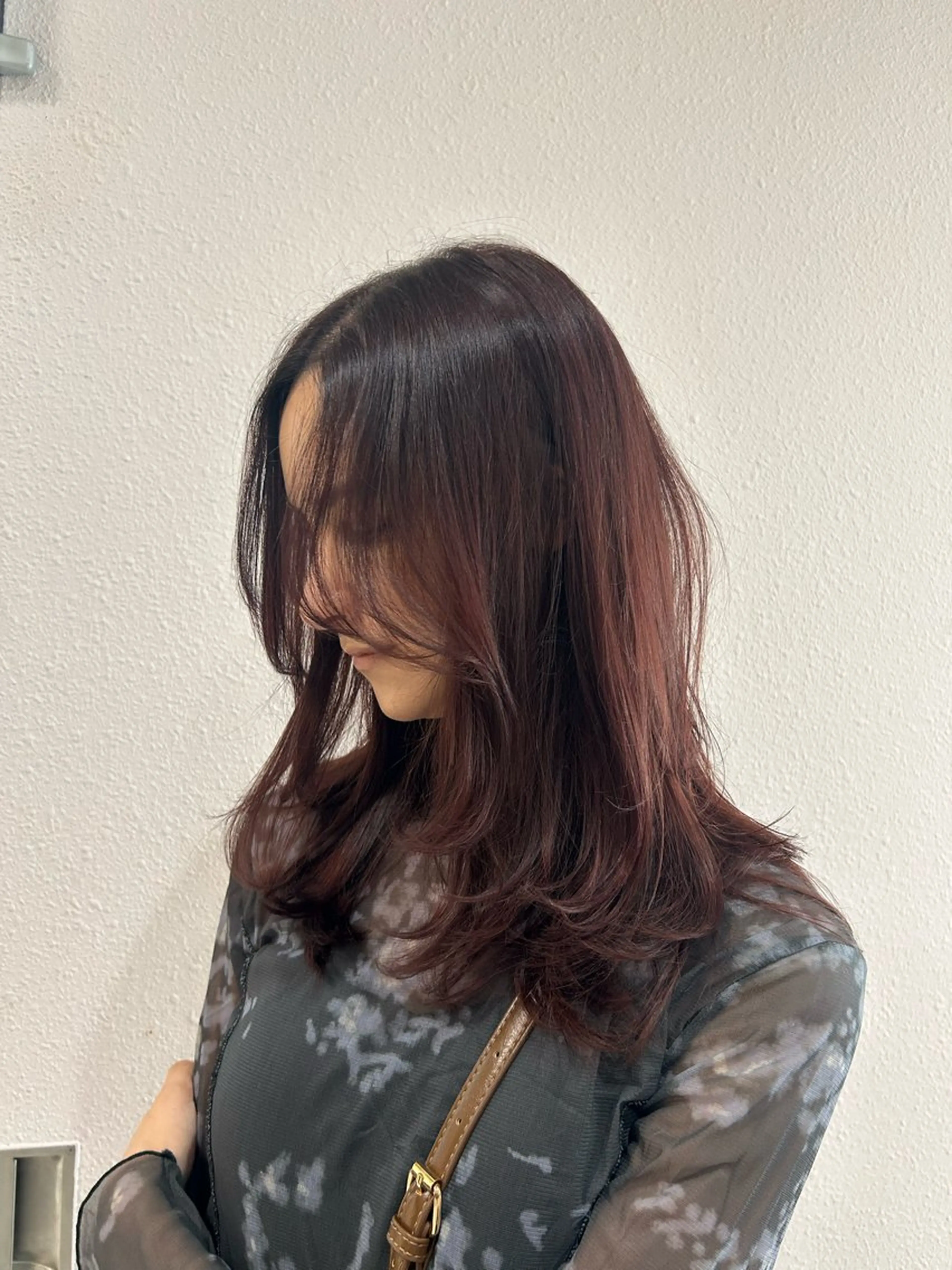 ミディアム レイヤーカット カット ヘアカラー トリートメント ブリーチ/ベージュ /レイヤー/ひよりのヘアスタイル