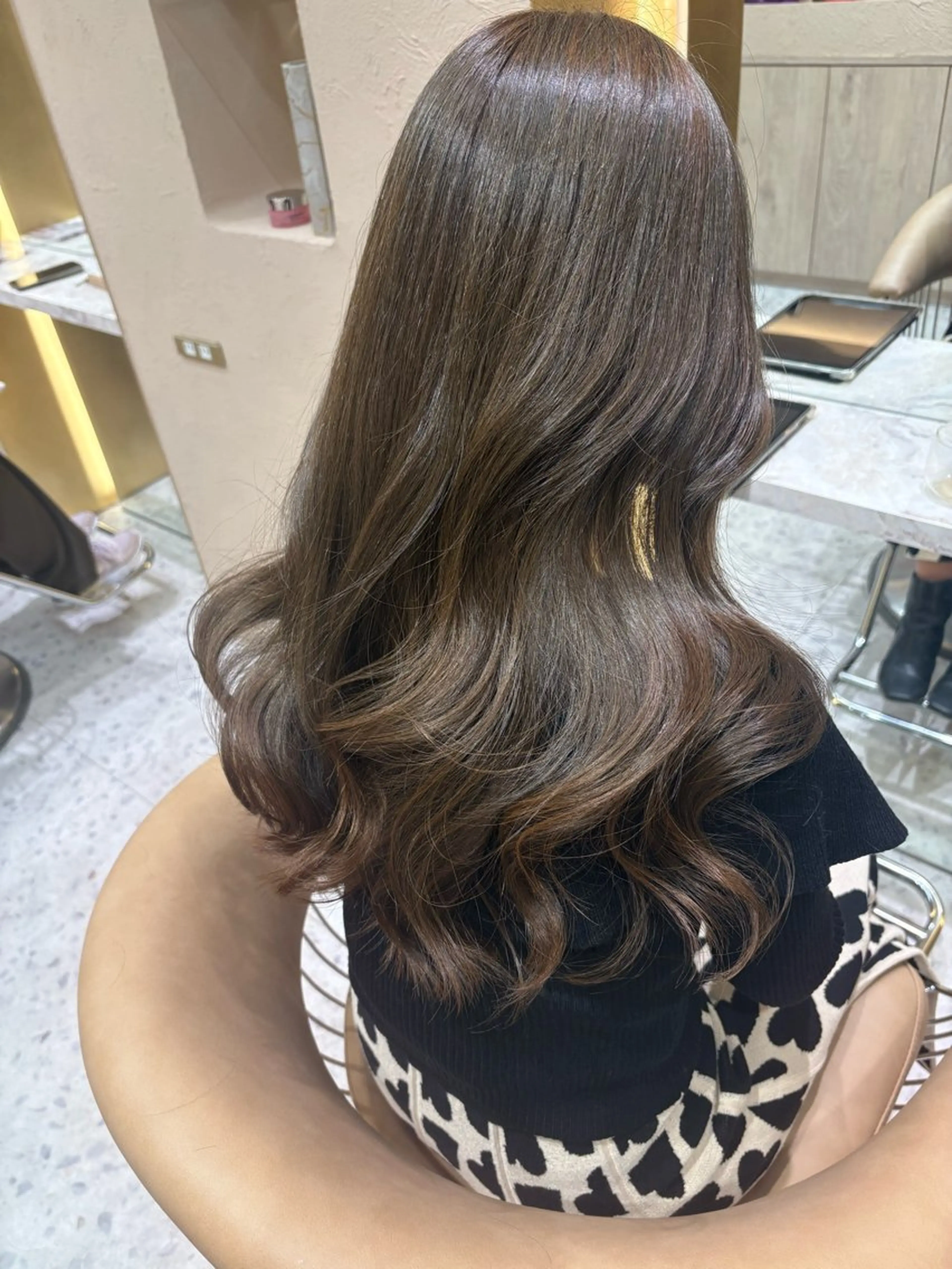 ロング カット ヘアカラー トリートメント Kanami/韓国風 /艶カラーのヘアスタイル