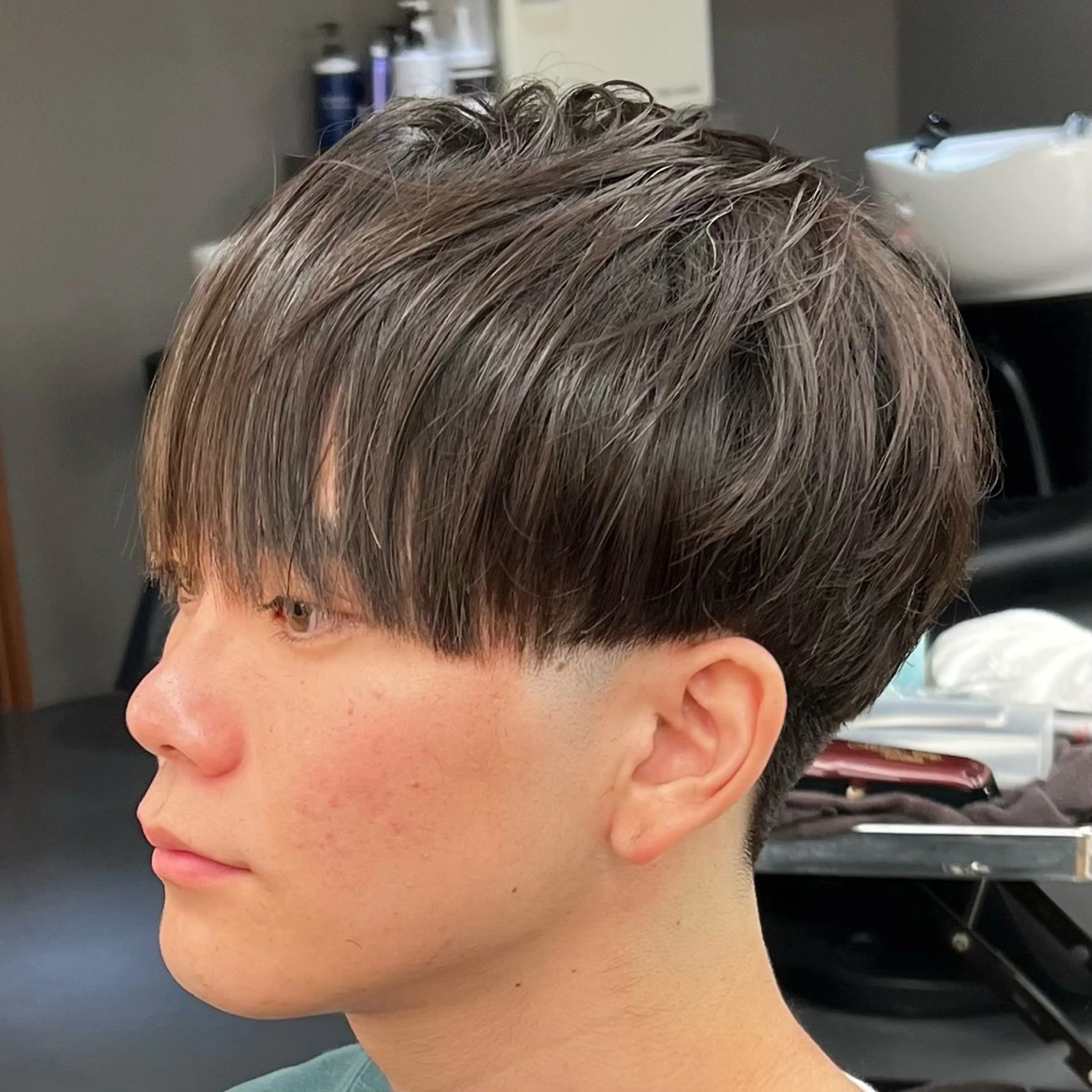 ショート メンズ フェードカット 縮毛矯正 カット メンズカット✂️ スキンフェード伊藤陸のヘアスタイル