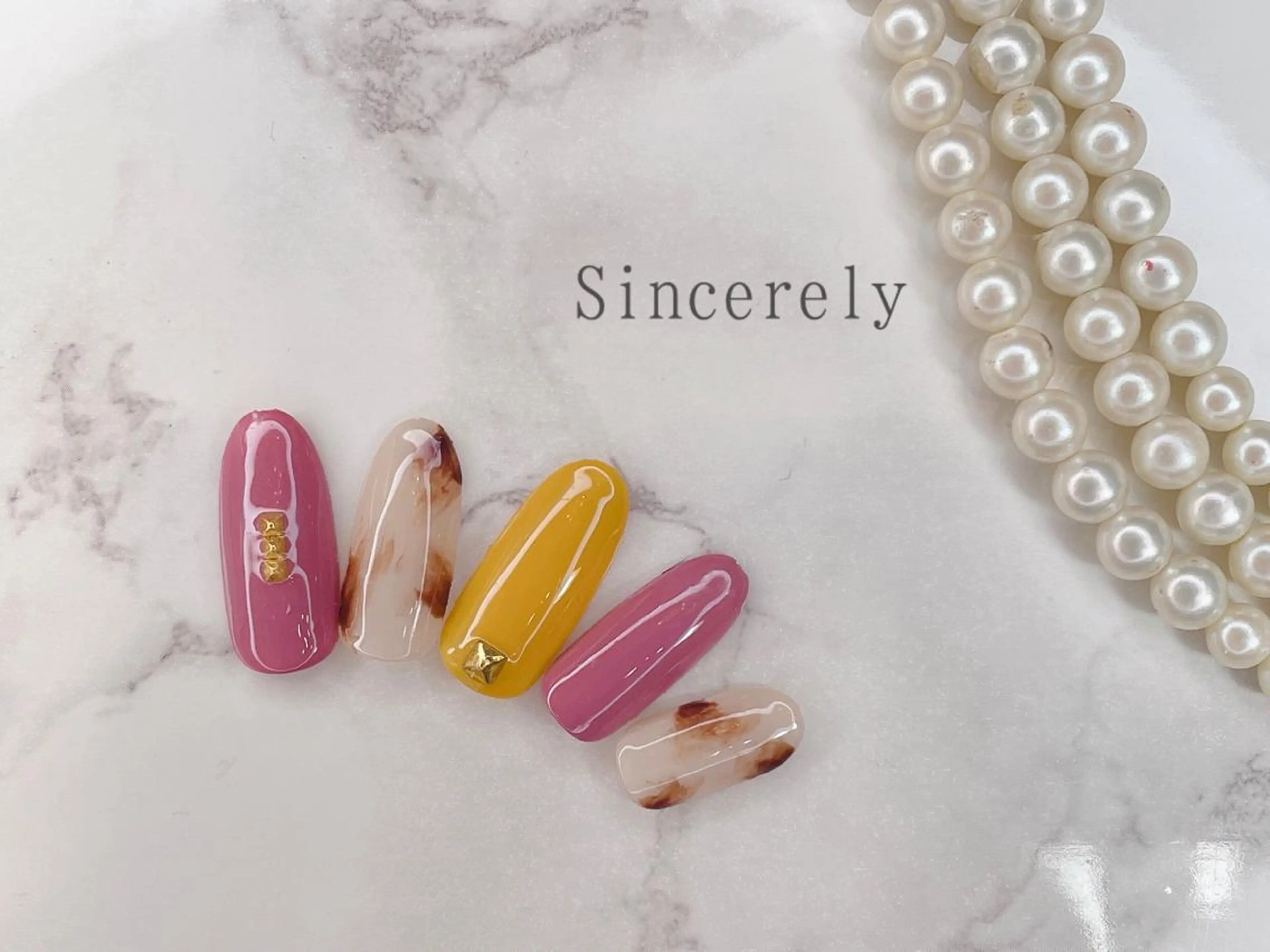 ネイル ハンドネイル SINCERELY シンシアリー🌈のネイルデザイン