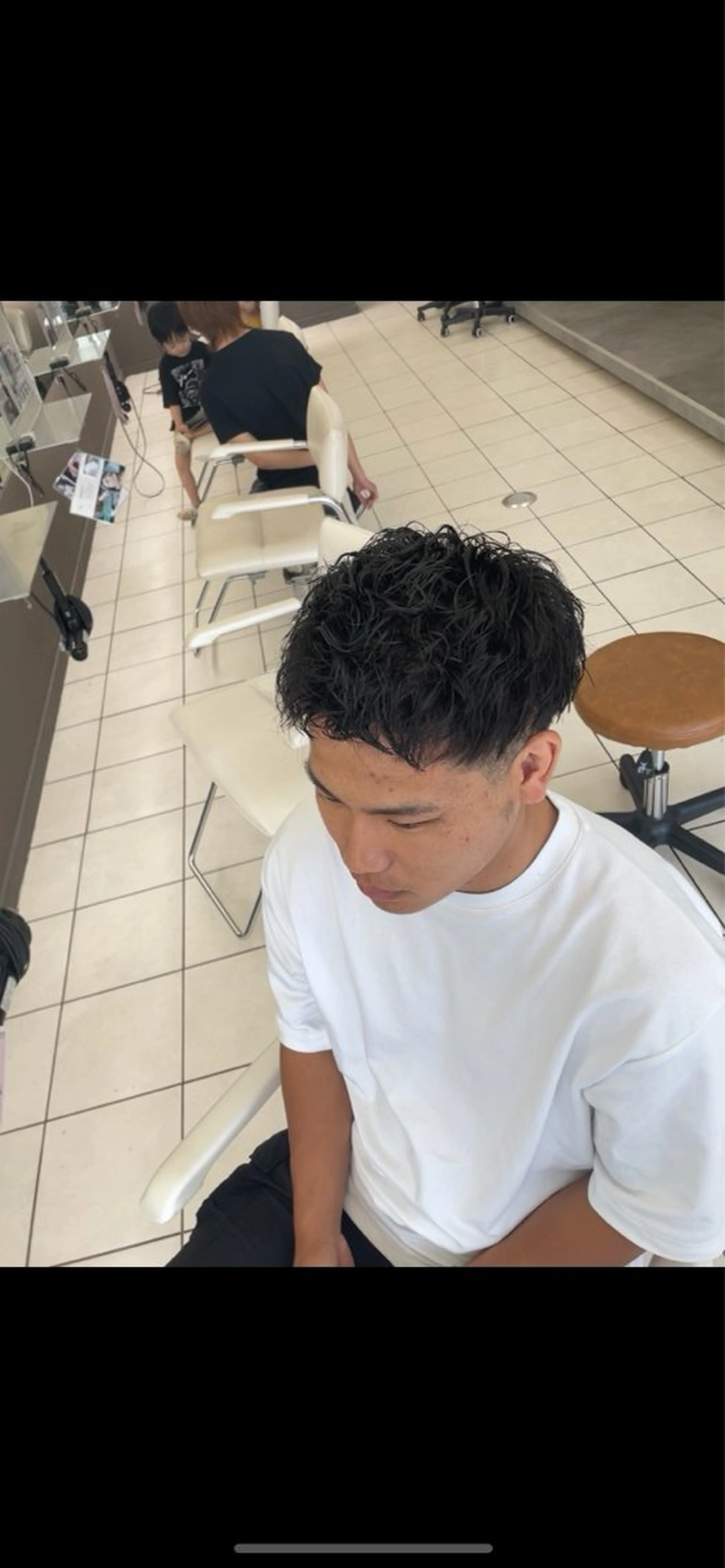パーマ メンズ 成瀬スパイラル パーマ清水大隼のヘアスタイル