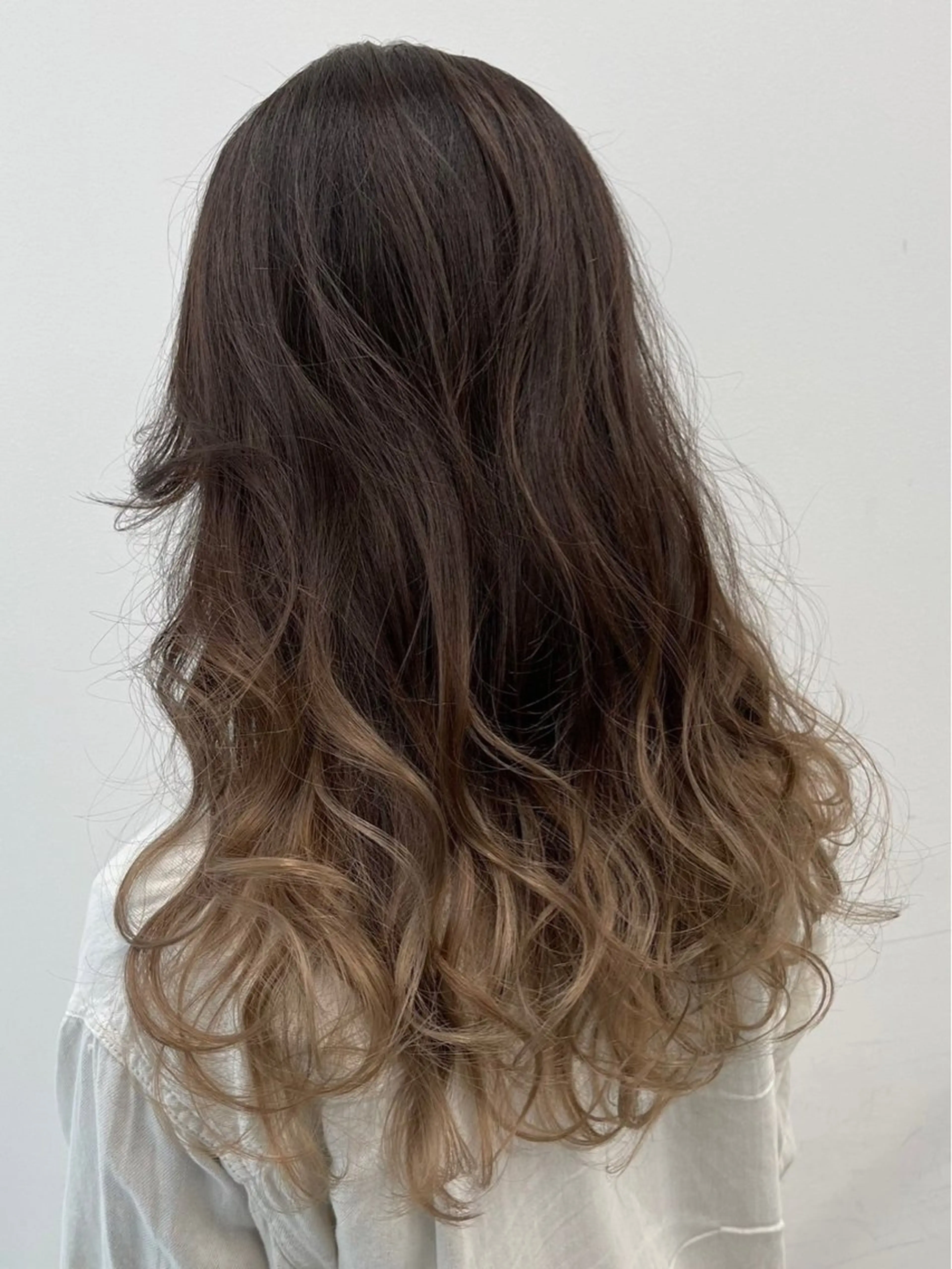 ロング ✨透明感艶カラー YUKI✨のヘアスタイル