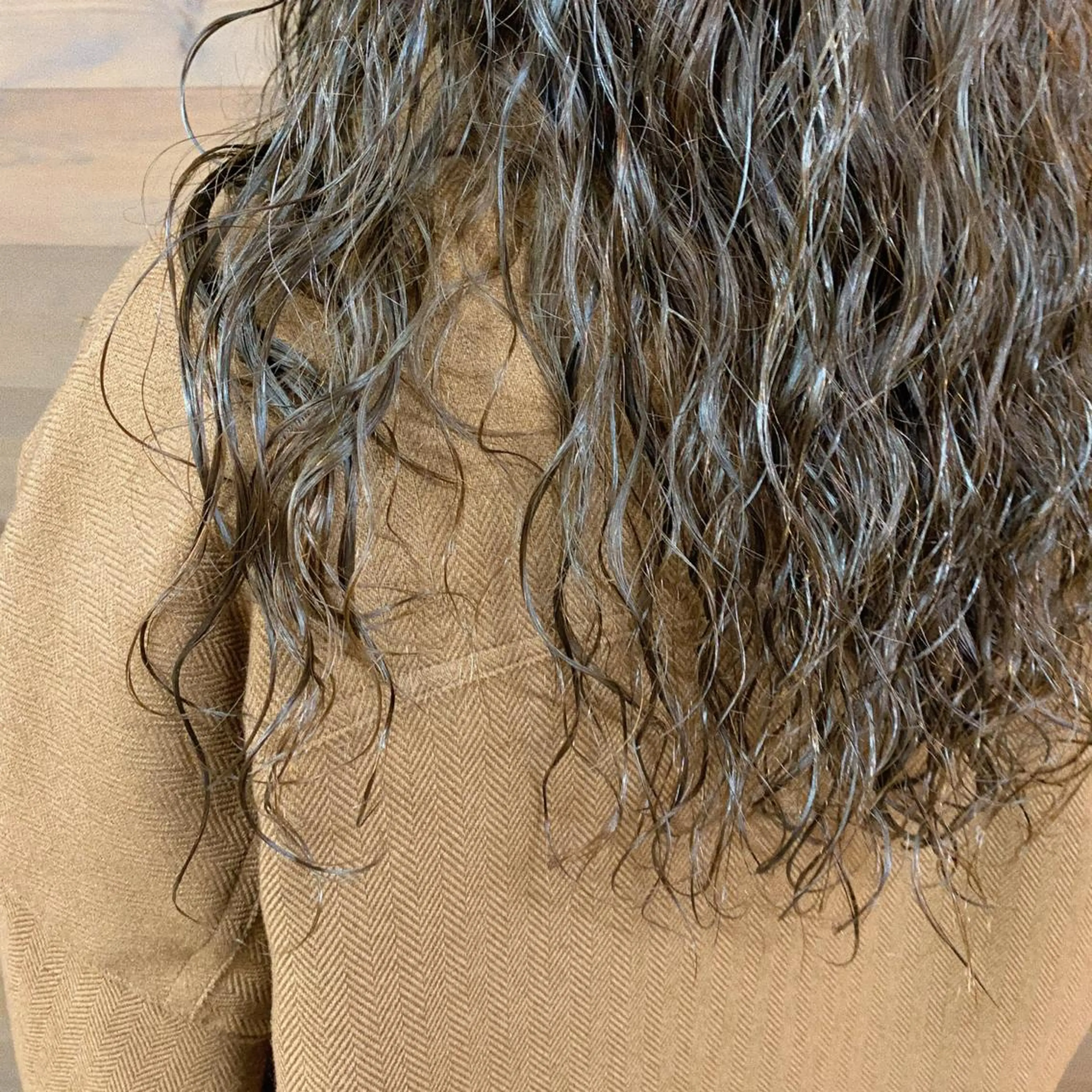 ロング カラー パーマ グレージュ オリーブグレージュ オリーブグレー ヘアカラー ［girl］ MIKIのヘアスタイル