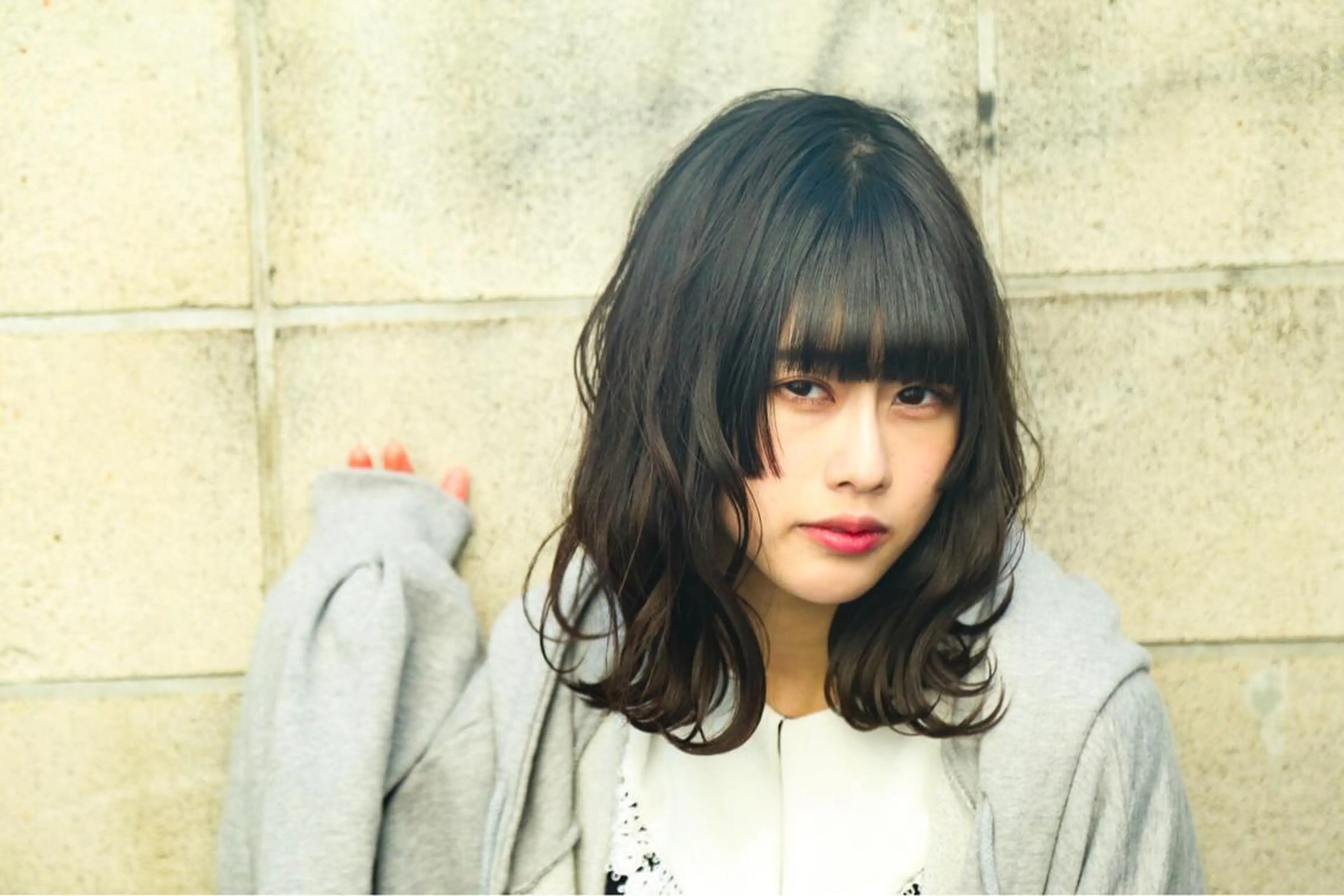 TAI透明カラー 柔らかい縮毛矯正のヘアスタイル