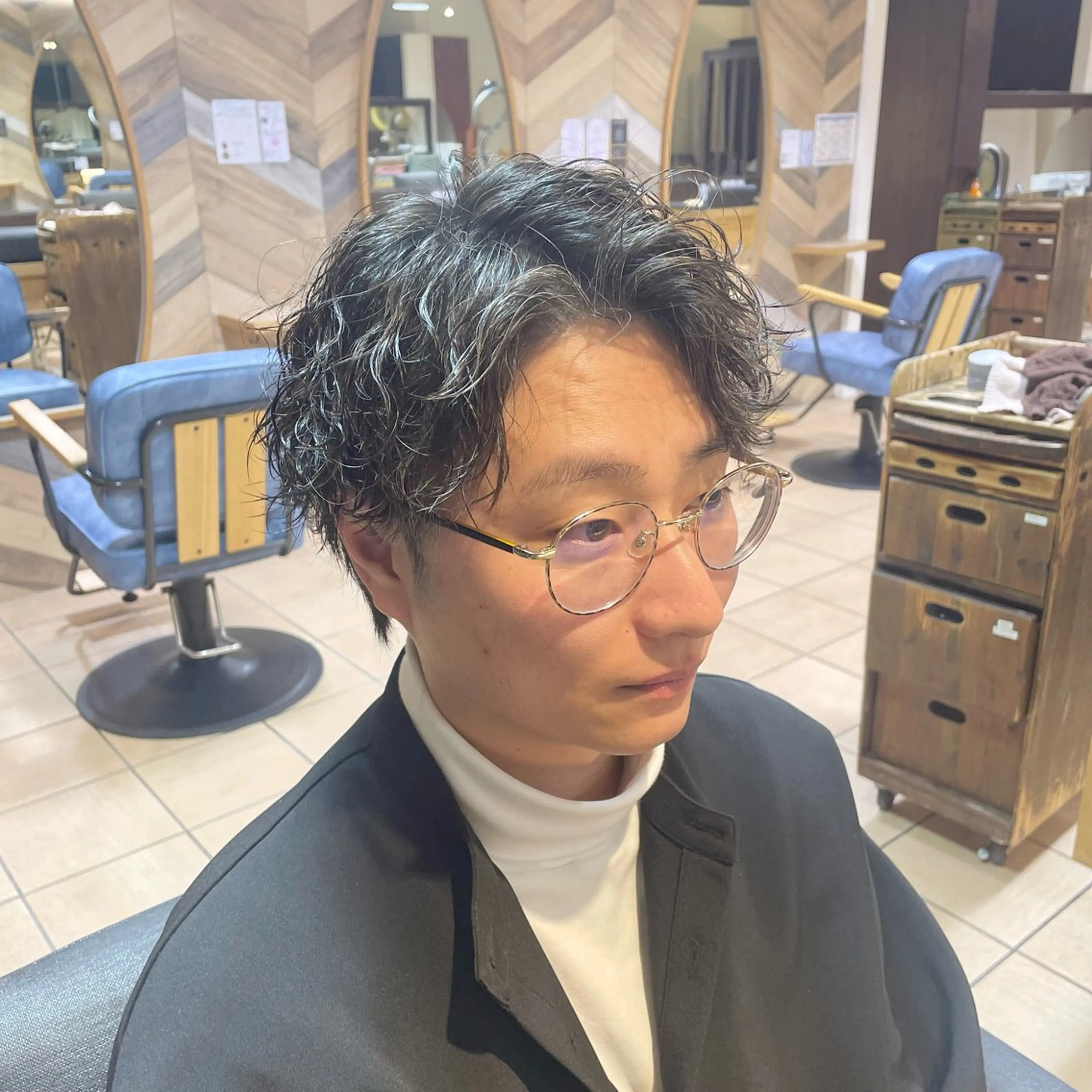ショート パーマ メンズ メンズパーマ 波巻きパーマ カット パーマ すげさやか ✨メンズカットパーマのヘアスタイル