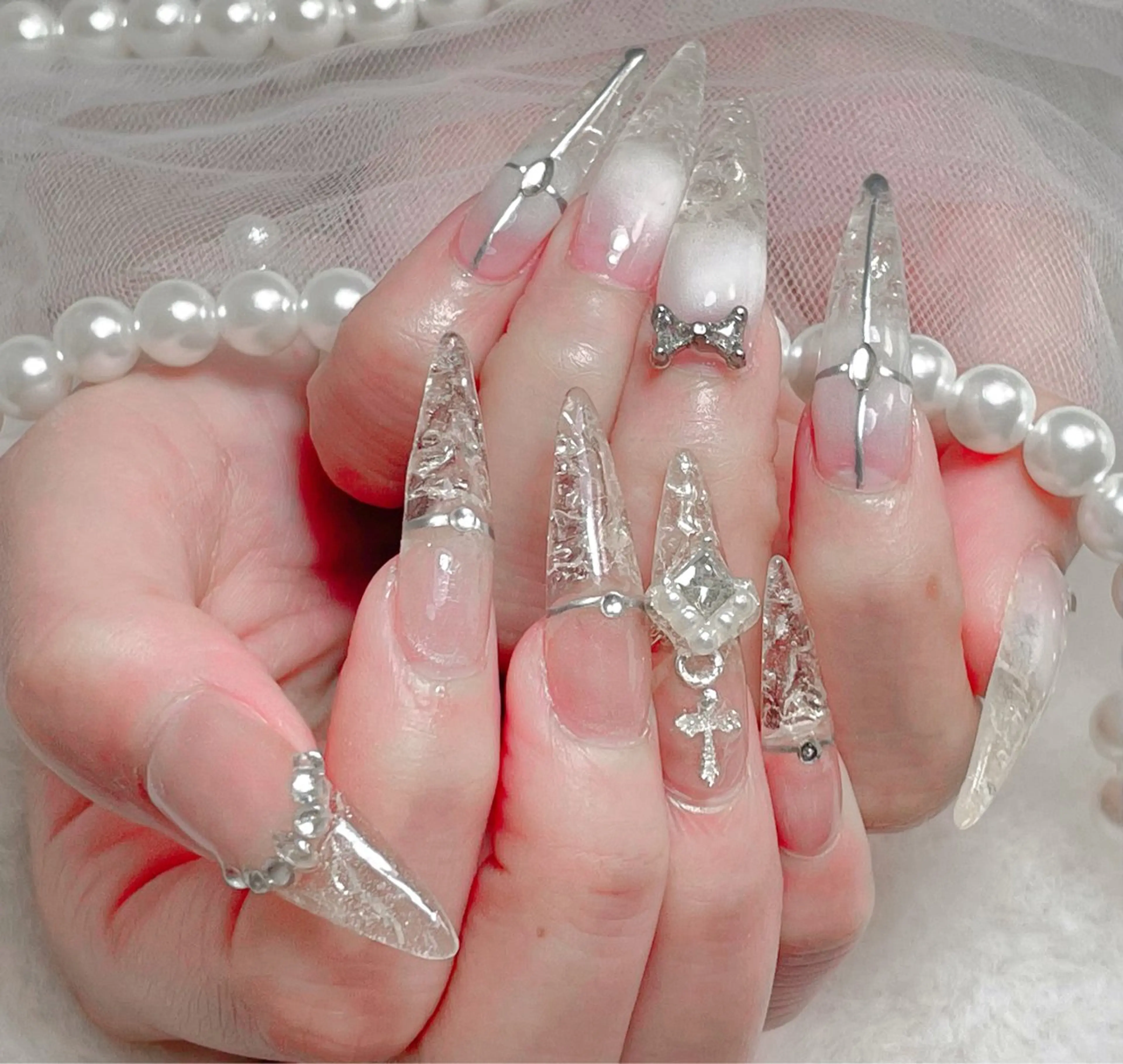 ネイル アートネイル オーロラネイル チークネイル フラッシュネイル フットネイル B·U Nail大宮 長さだし専門店のネイルデザイン