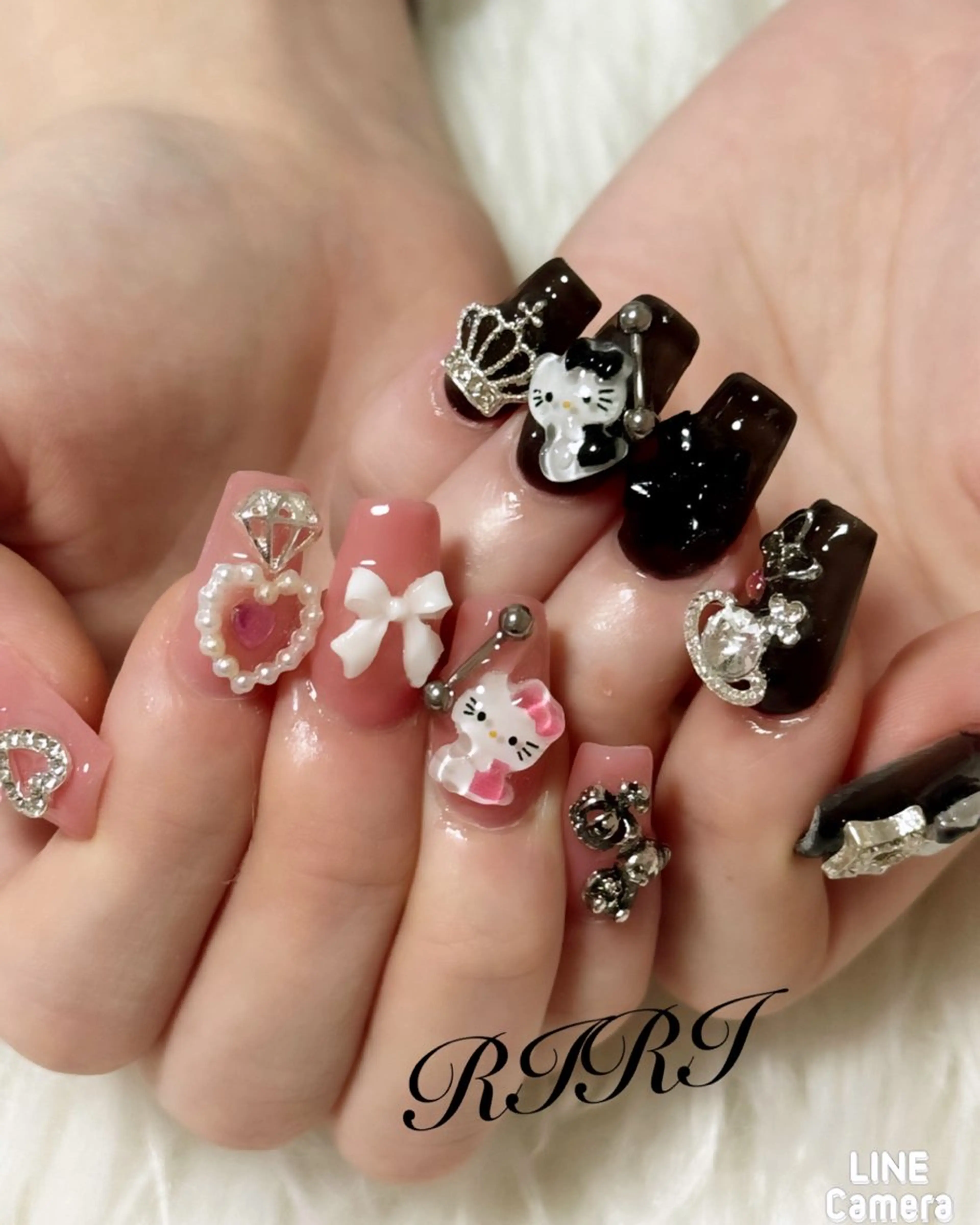 ネイル ジェルネイル ハート キラキラネイル 韓国ネイル ラメ(グリッター) ハンドネイル riri オーナーのネイルデザイン