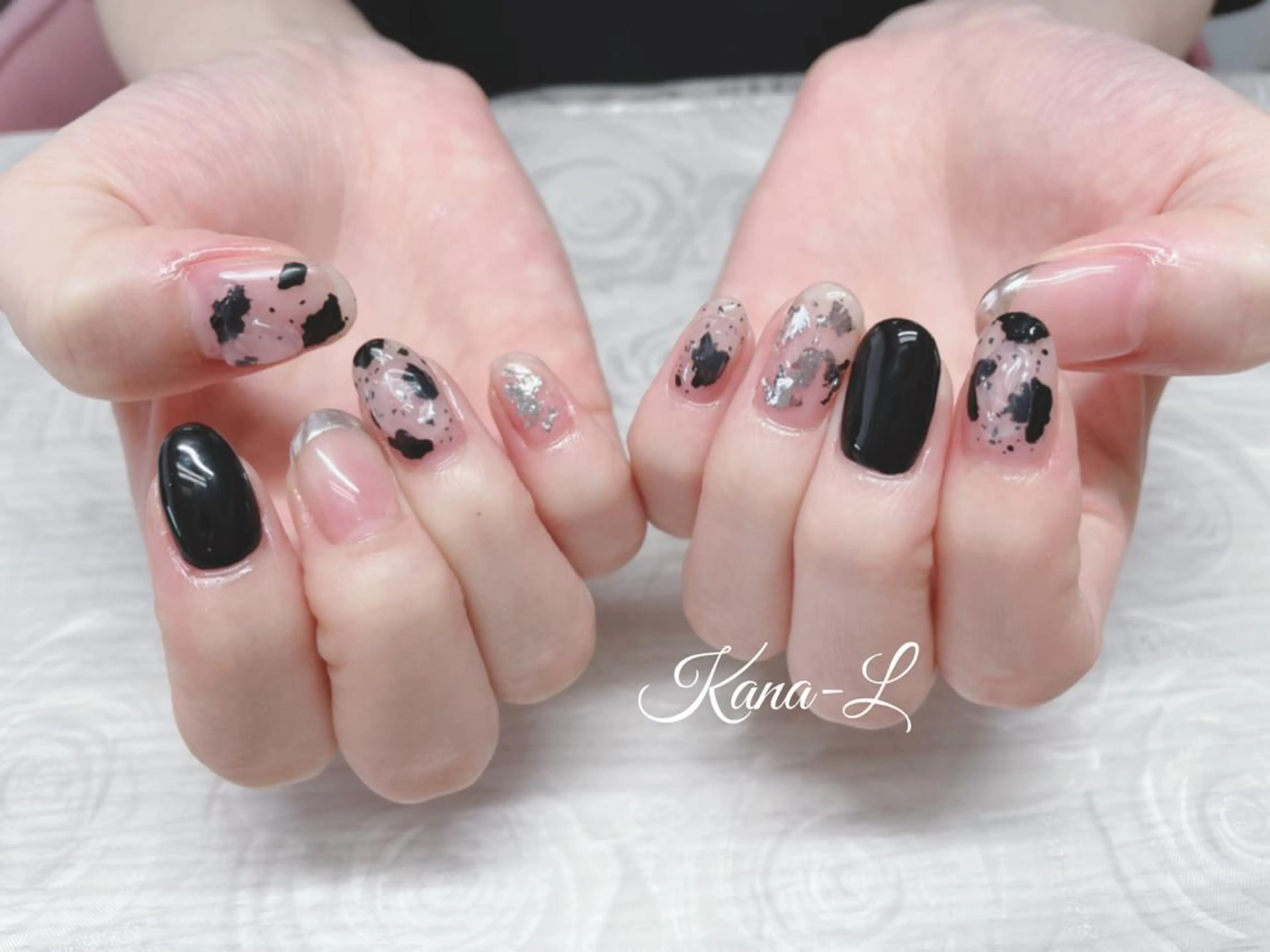 カラー ネイル 黒髪 ニュアンスネイル ぷっくりネイル 夏ネイル 芦辺 香奈のネイルデザイン