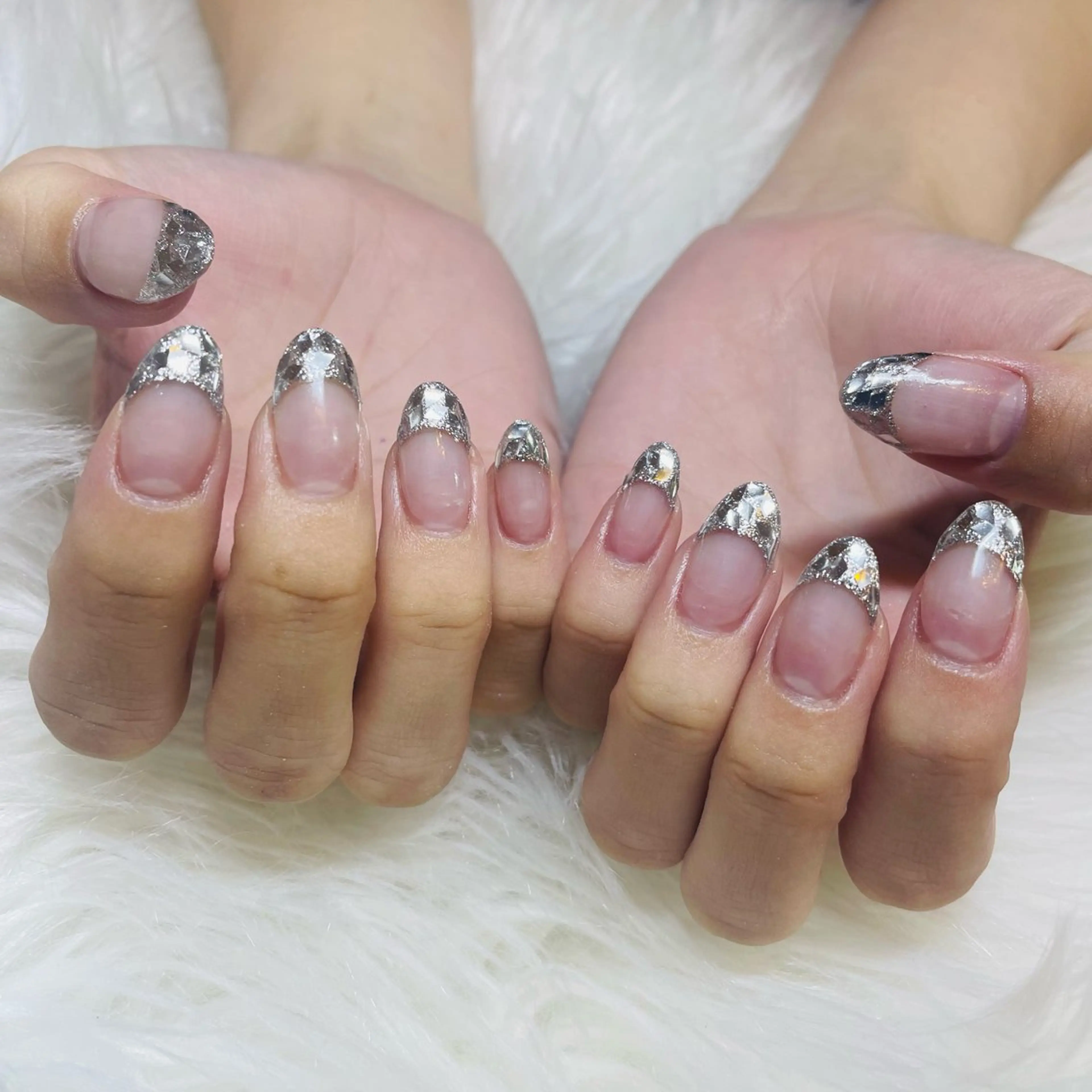 ネイル フレンチネイル ガラスフレンチ fleur YUMIのネイルデザイン