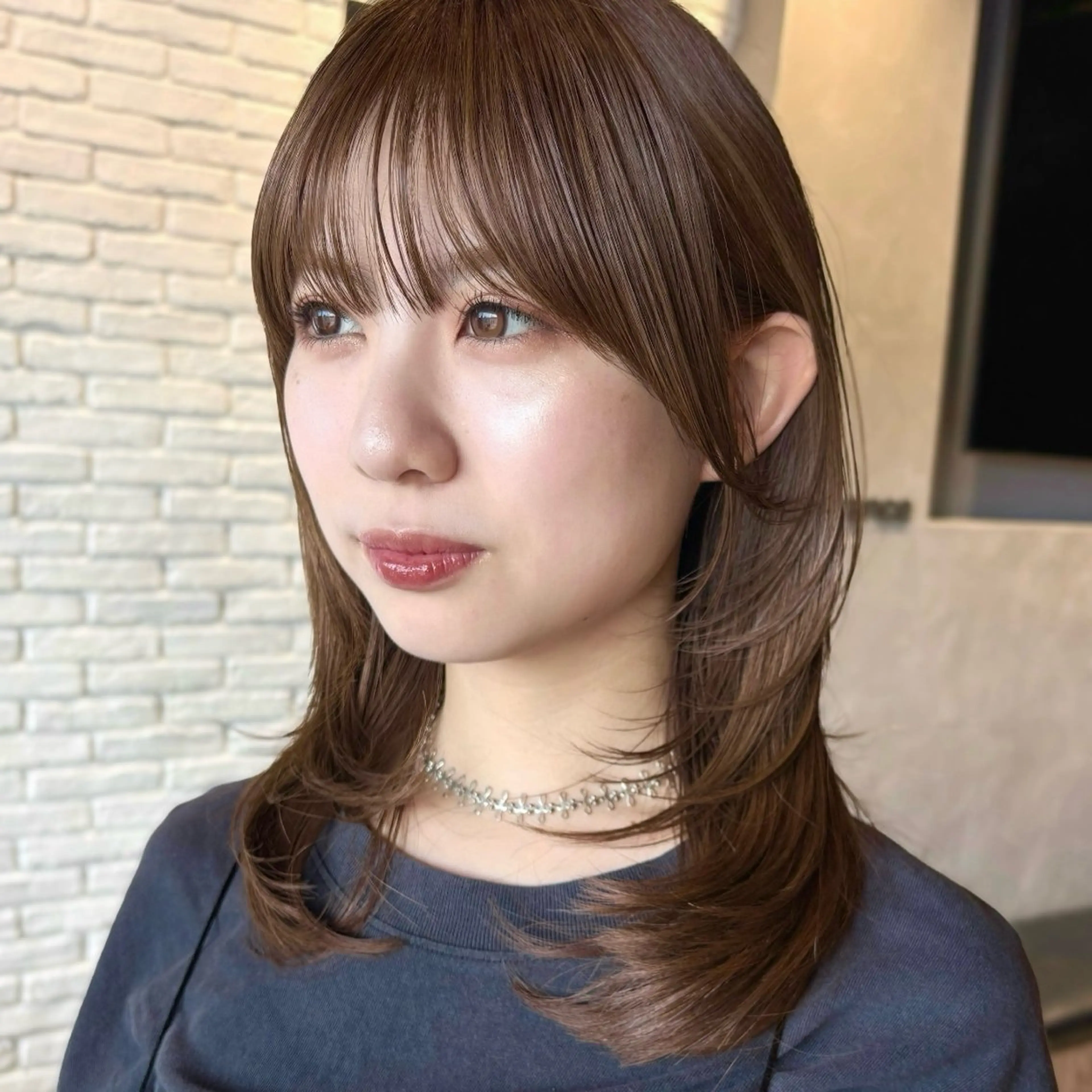 ミディアム カラー ミディアムレイヤー ベージュカラー ブリーチ 透明感カラー ヘーゼル カット ヘアカラー トリートメント 顔まわり🥨レイヤー /透明感/水口舞奈のヘアスタイル