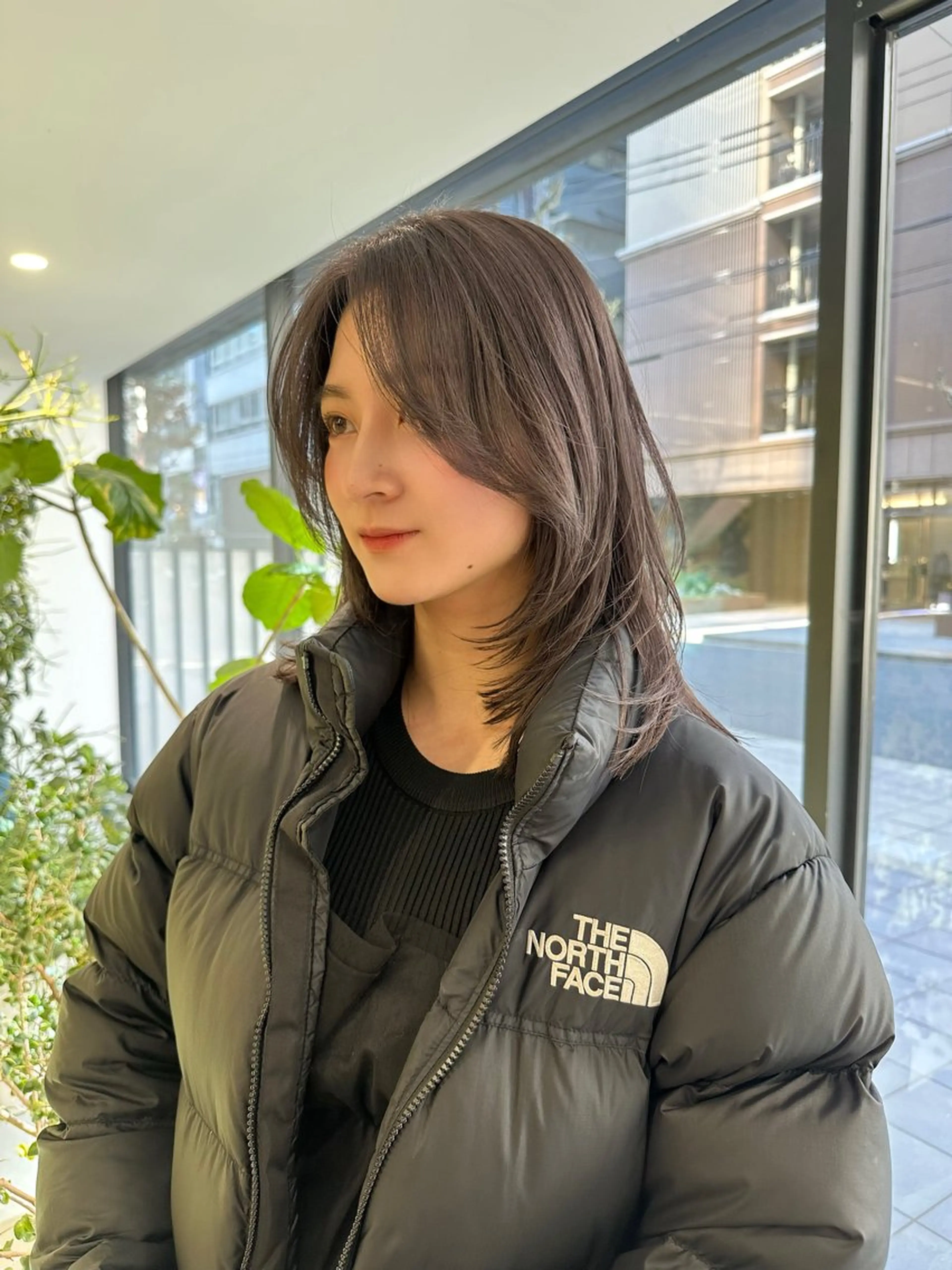 ミディアム カラー ミディアムレイヤー グレージュ レイヤーカット カット ヘアカラー トリートメント ハイトーン/透け感 カラー🎀真香のヘアスタイル