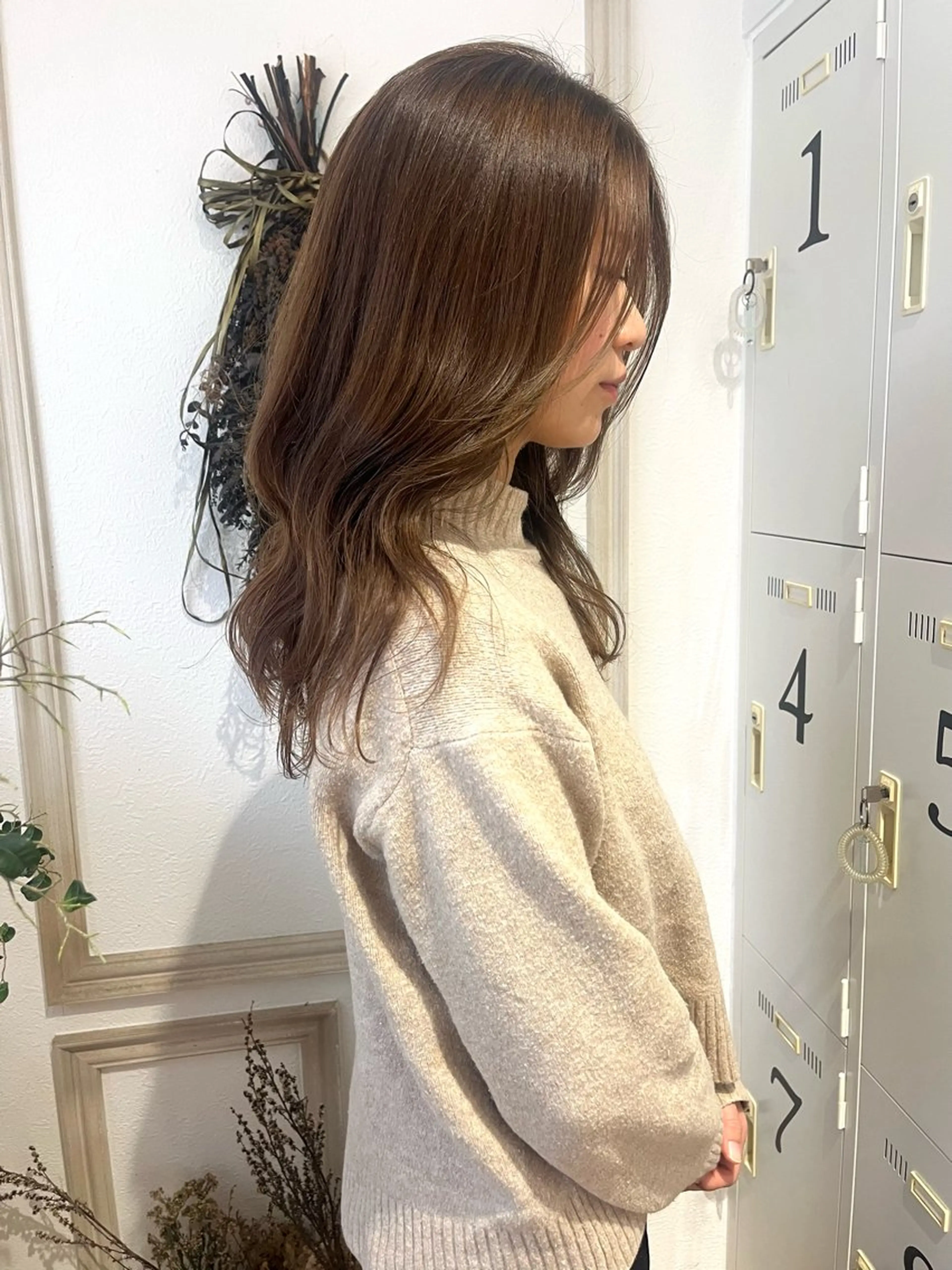 カラー merc.🐑🤍 山口夏希のヘアスタイル
