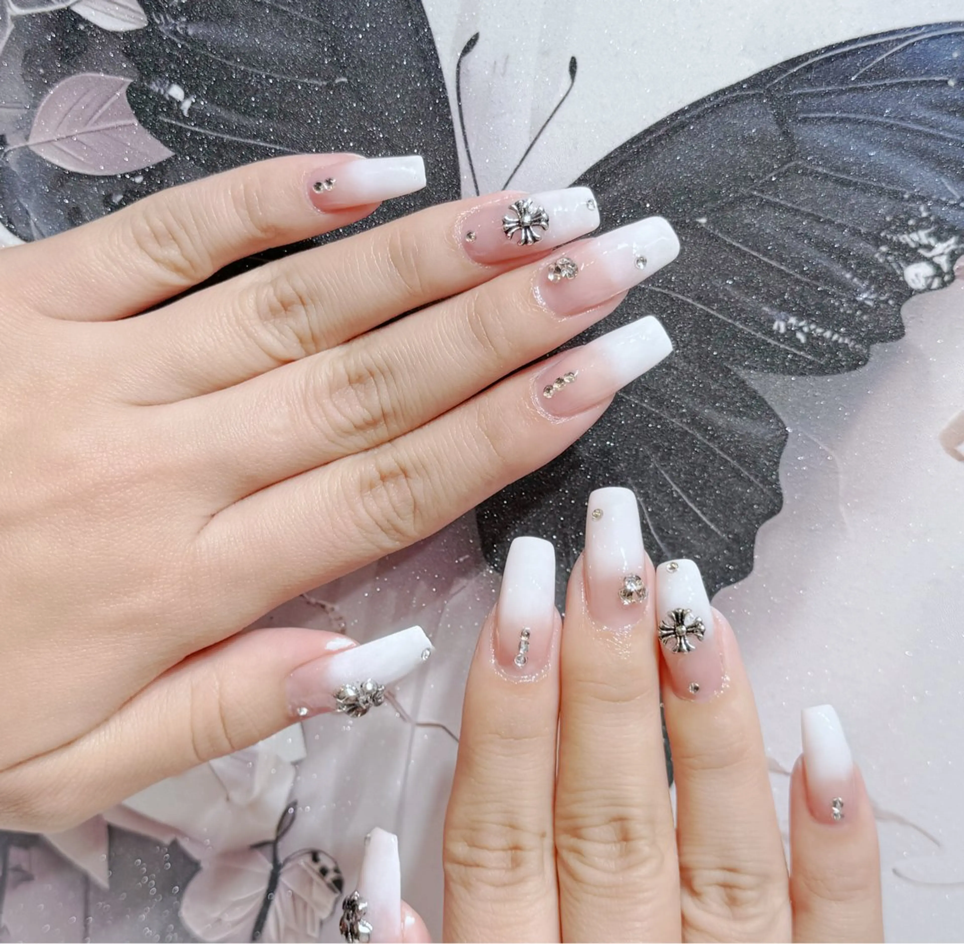 ネイル アートネイル フットネイル ジェルネイル ハート マグネットネイル babarla Nailのネイルデザイン