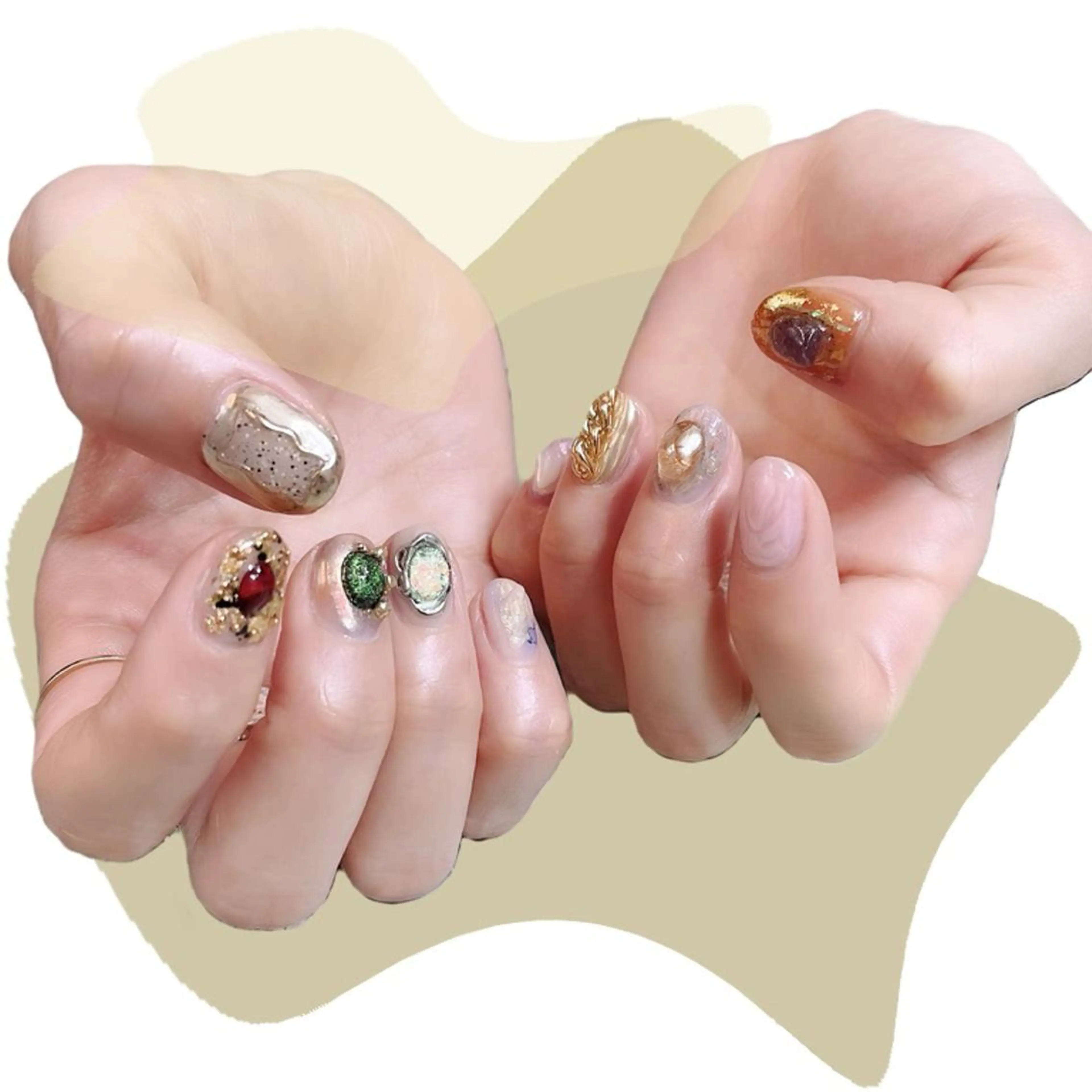 ネイル オーロラネイル 氷ネイル・うるうるネイル 韓国ネイル マグネットネイル ミラーネイル VOLLMOND nailのネイルデザイン