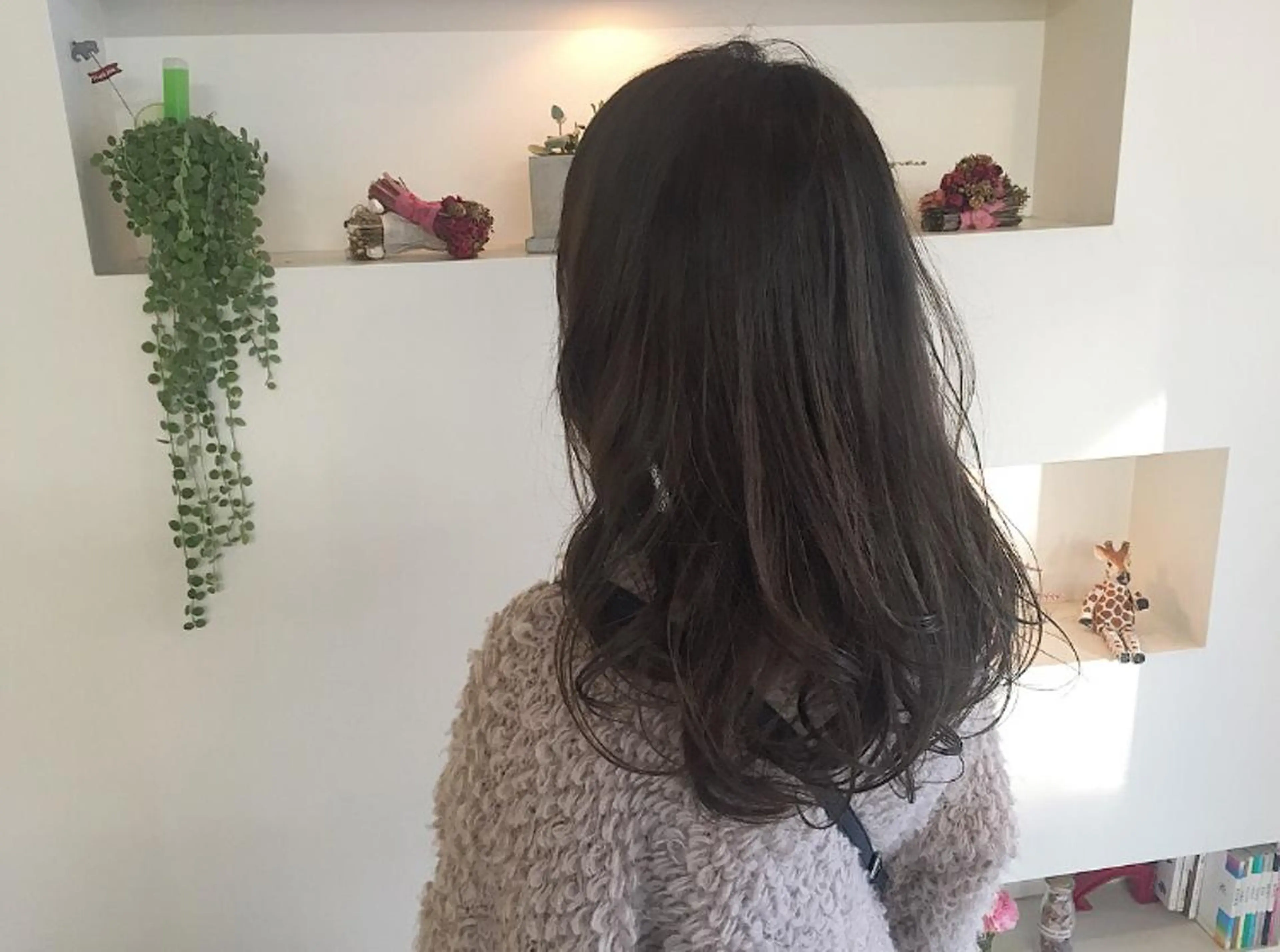 セミロング カラー ITO YUKIのヘアスタイル