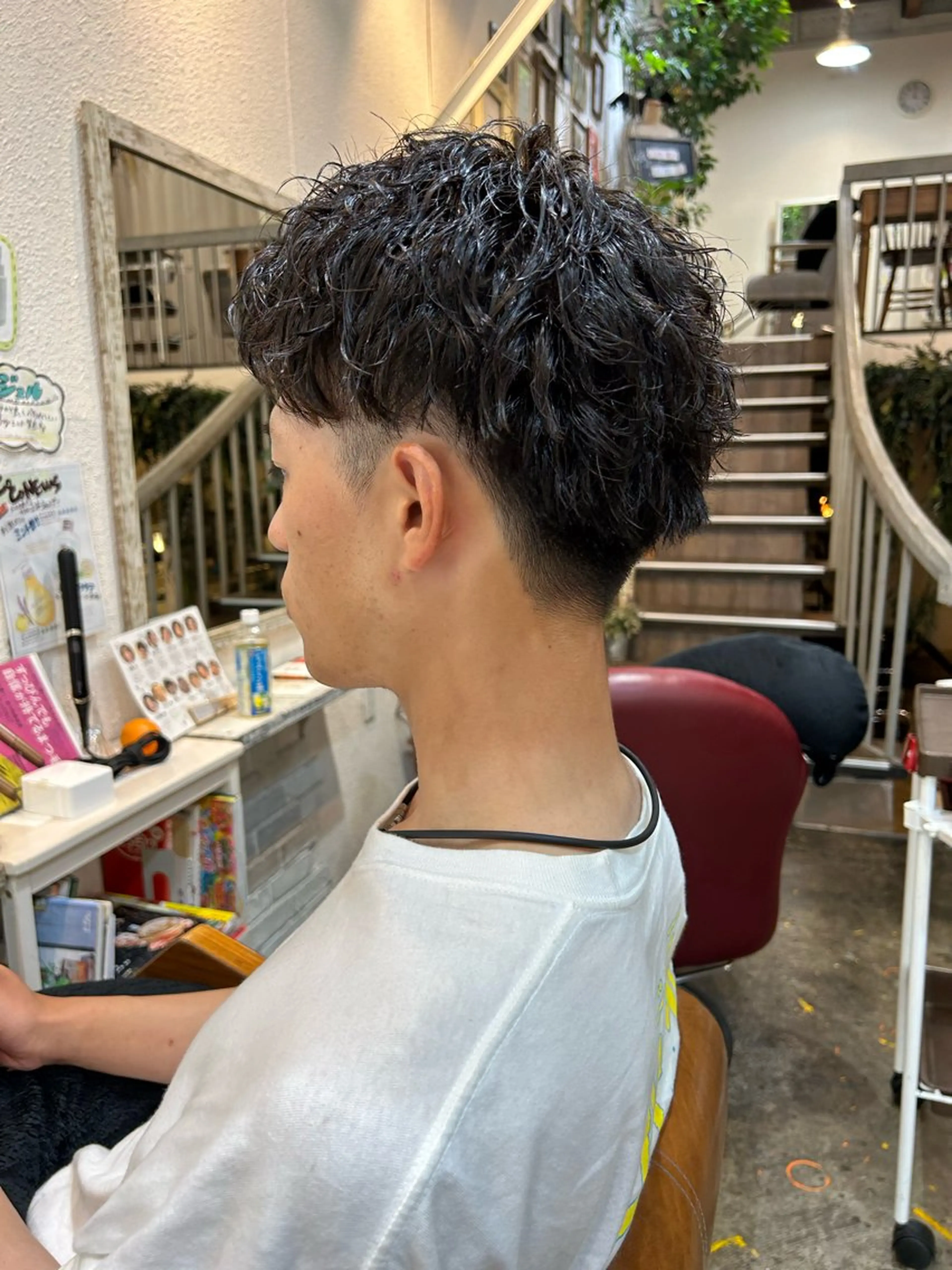 カット＋（スパイラルパーマ、ツイストパーマ、波巻き)          紹介補足説明をご覧ください。の写真