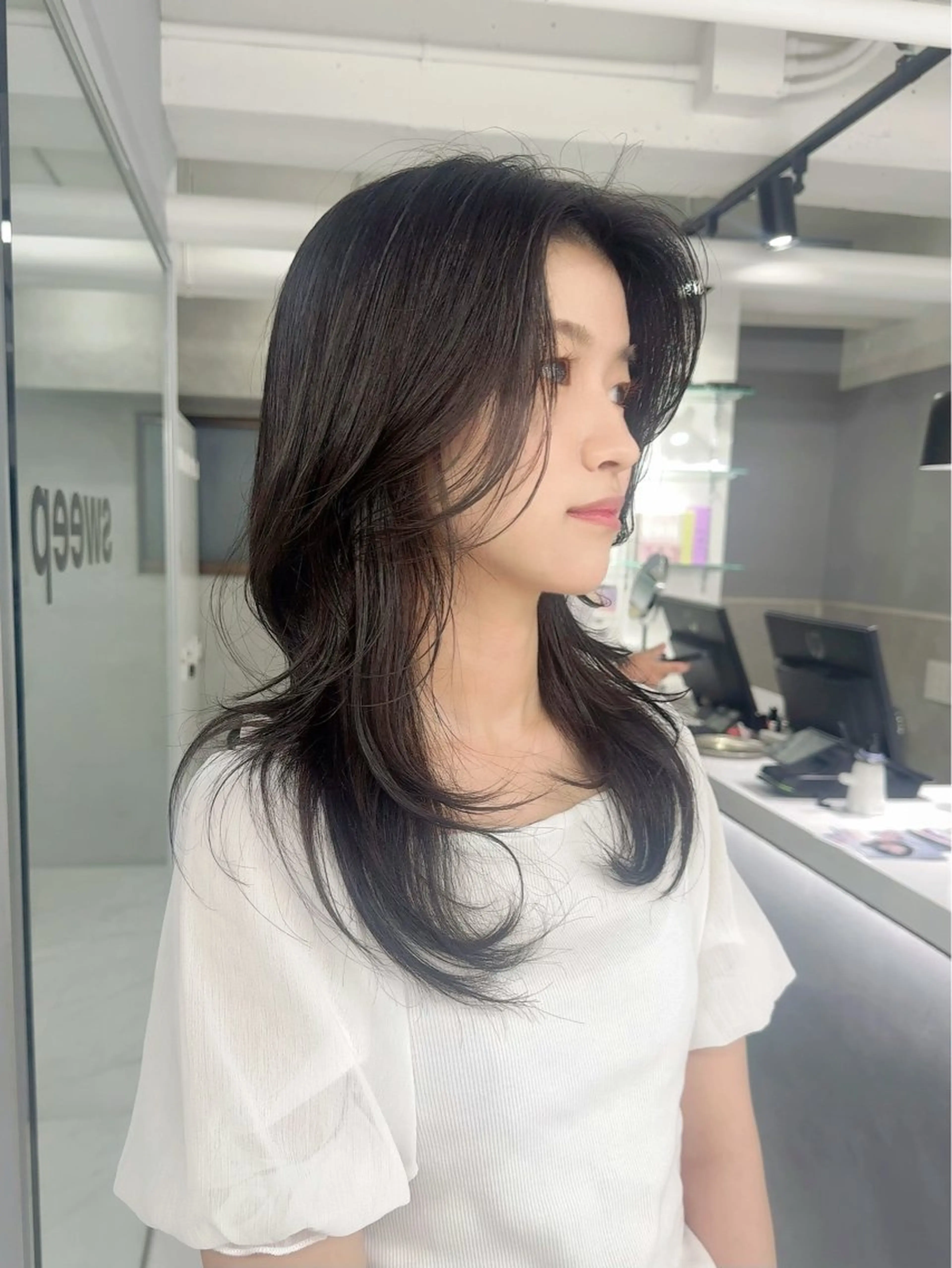 セミロング ハッシュカット カット ヘアカラー トリートメント Mana/似合わせ レイヤー/ウルフのヘアスタイル