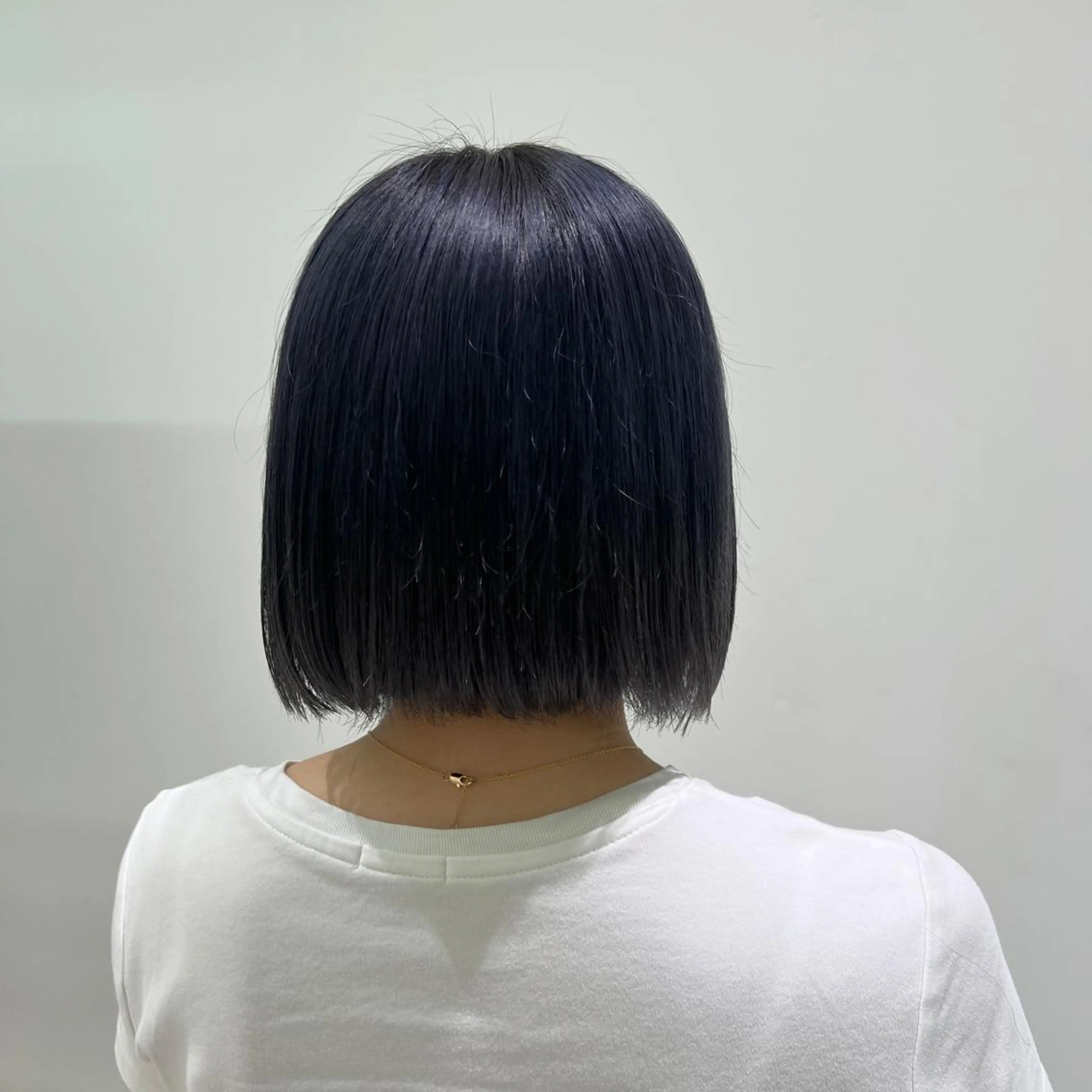 ショート カラー 💜にしむら みく💜のヘアスタイル