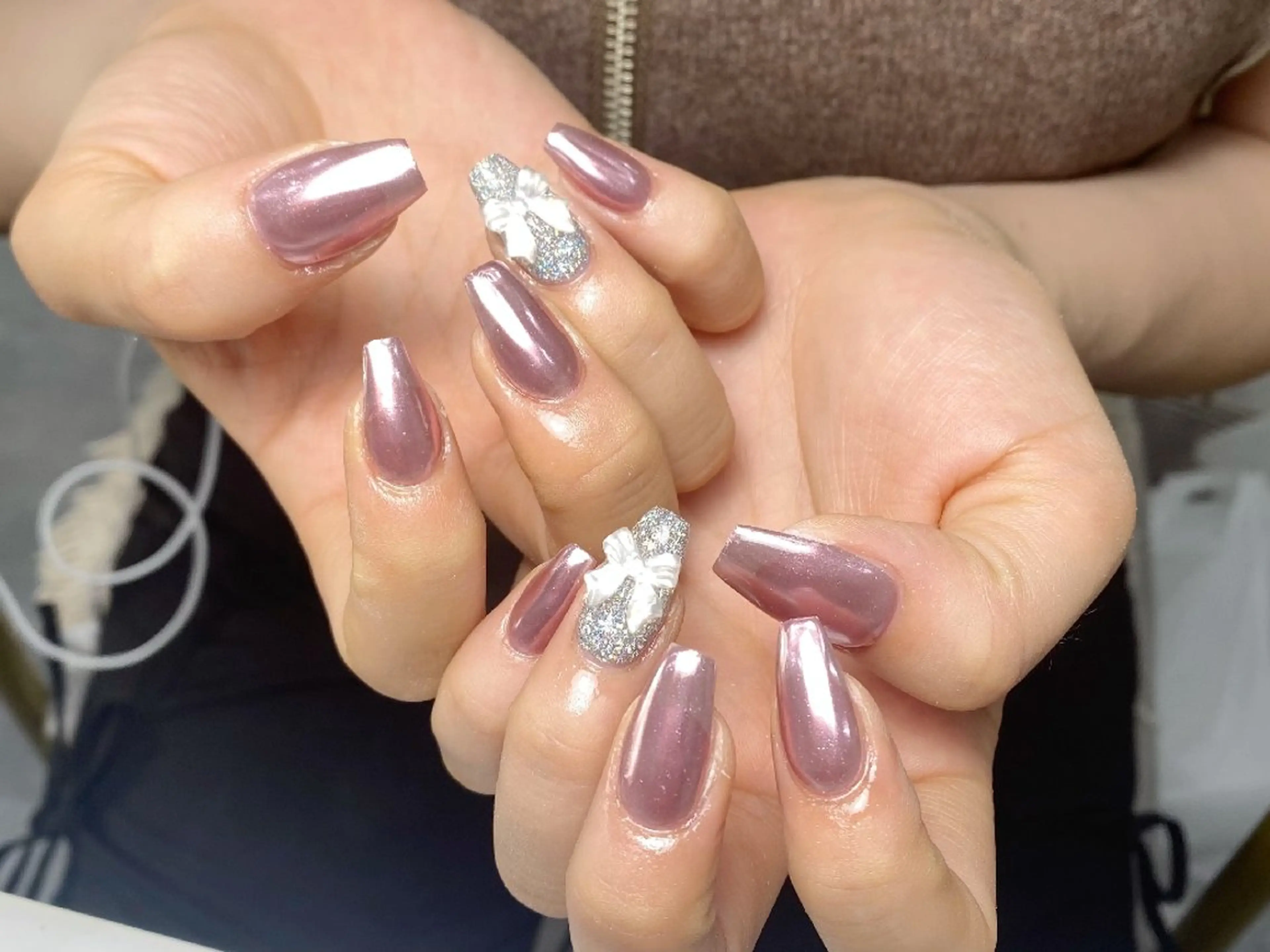 ネイル チークネイル フレンチネイル ジェルネイル ガーリー キラキラネイル ハンドネイル UM Nail Salonのネイルデザイン