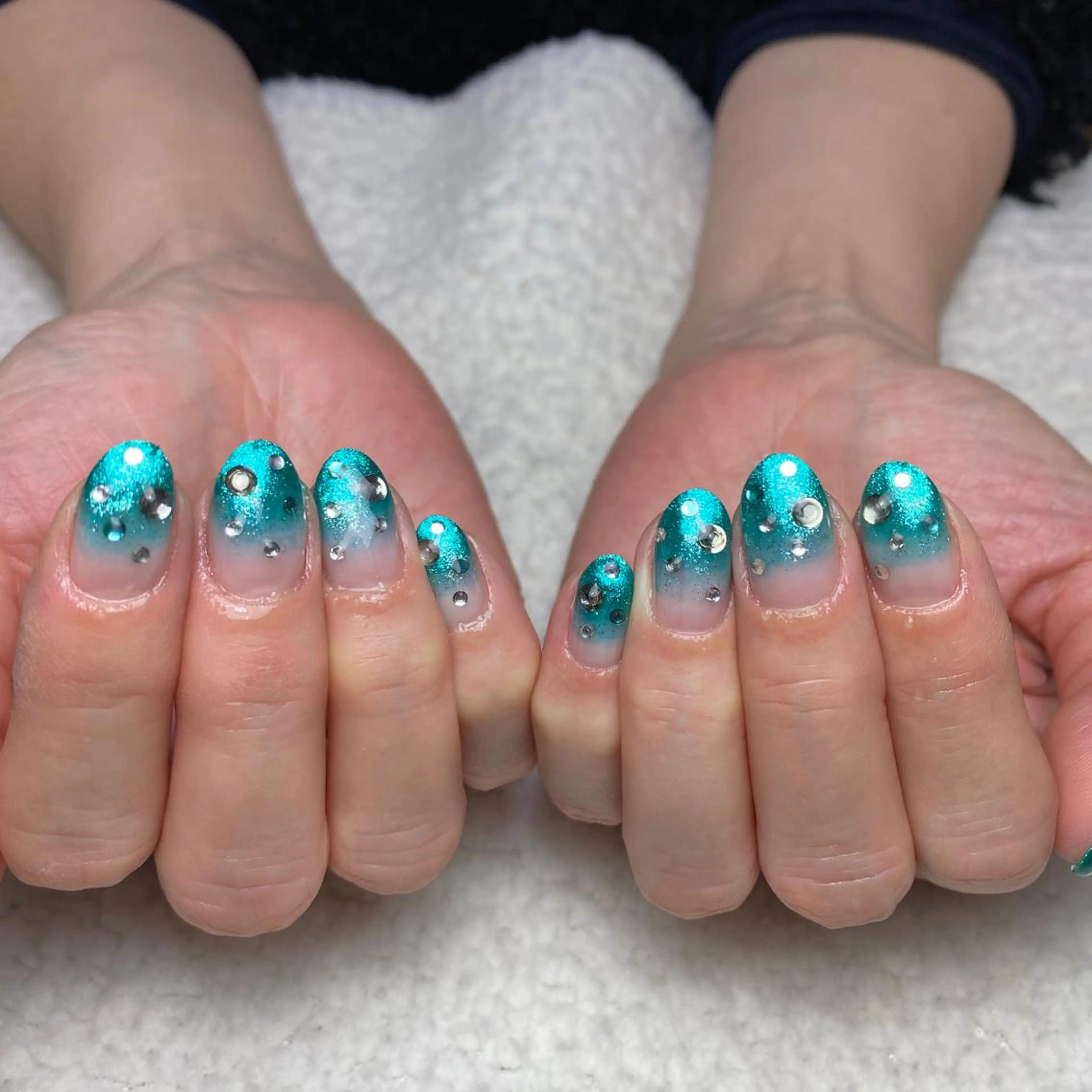 ネイル グラデーション キラキラネイル ラメ(グリッター) ラメグラデーション ハンドネイル COCO+所属・COCO +のエステ・リラクイメージ