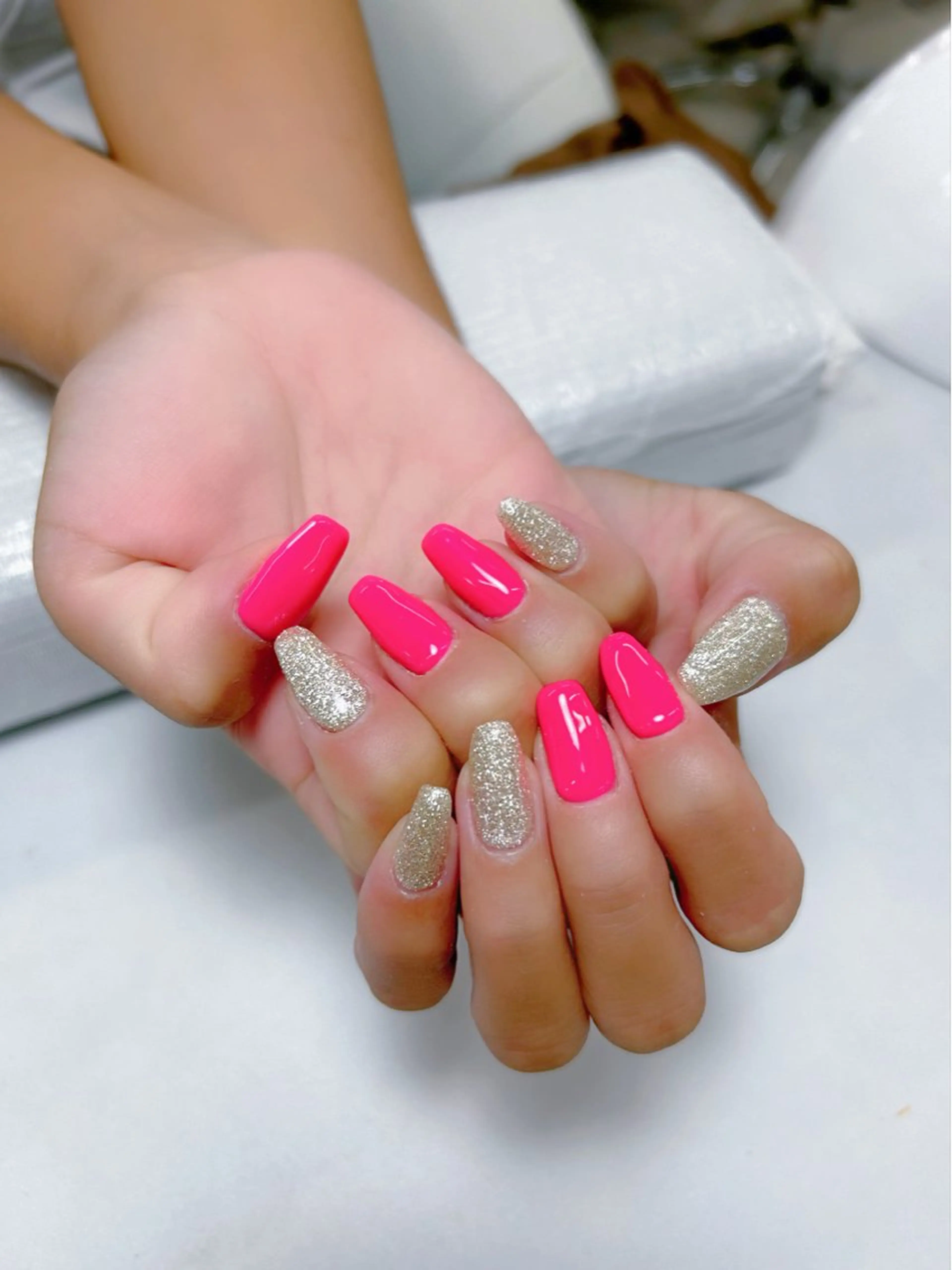 ネイル ジェルネイル ラメ(グリッター) ピンク シルバー MAXKELLY MAIのネイルデザイン