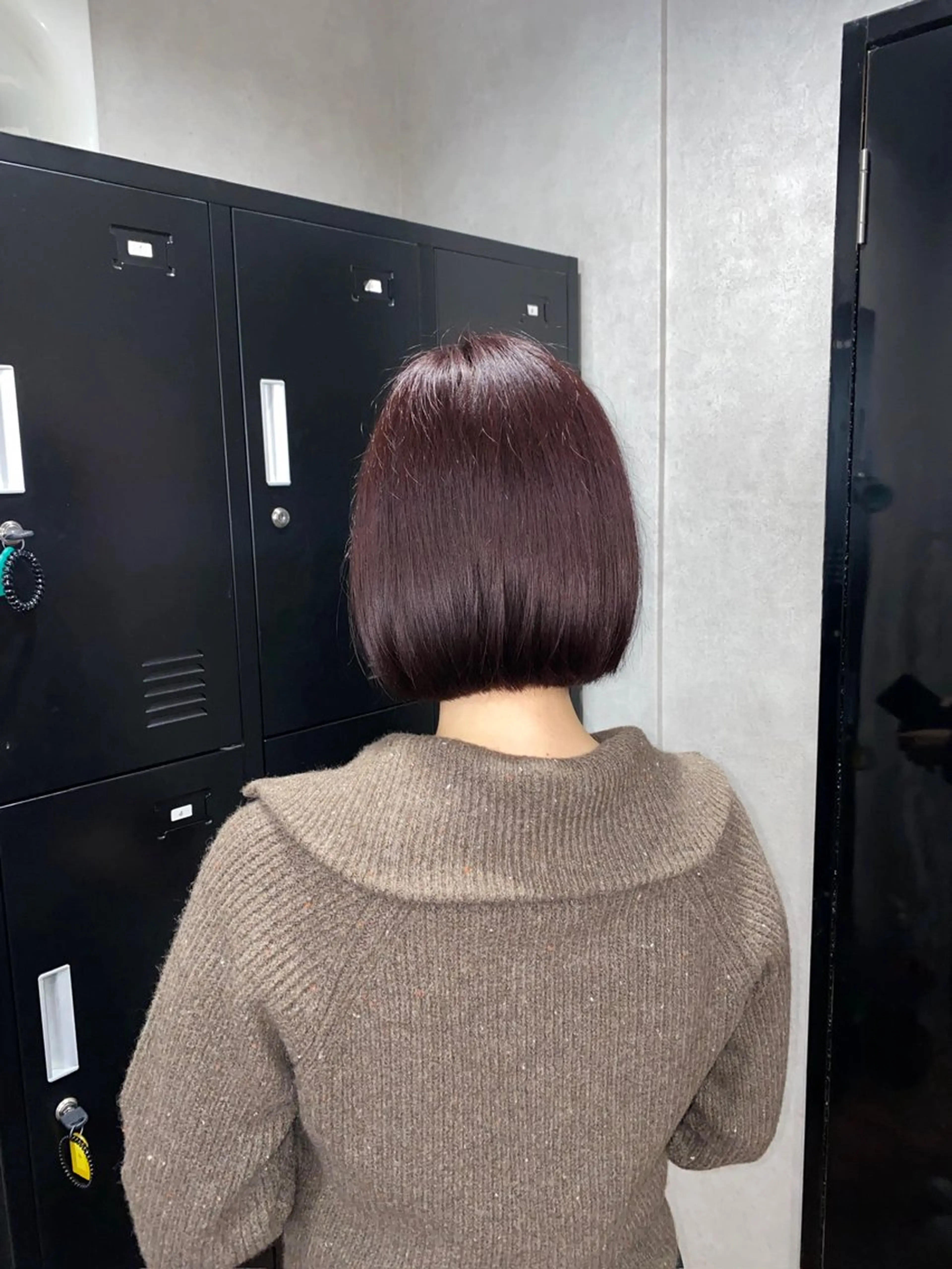 ミディアム カット ヘアカラー トリートメント ＳＨＩ ＺＵのヘアスタイル