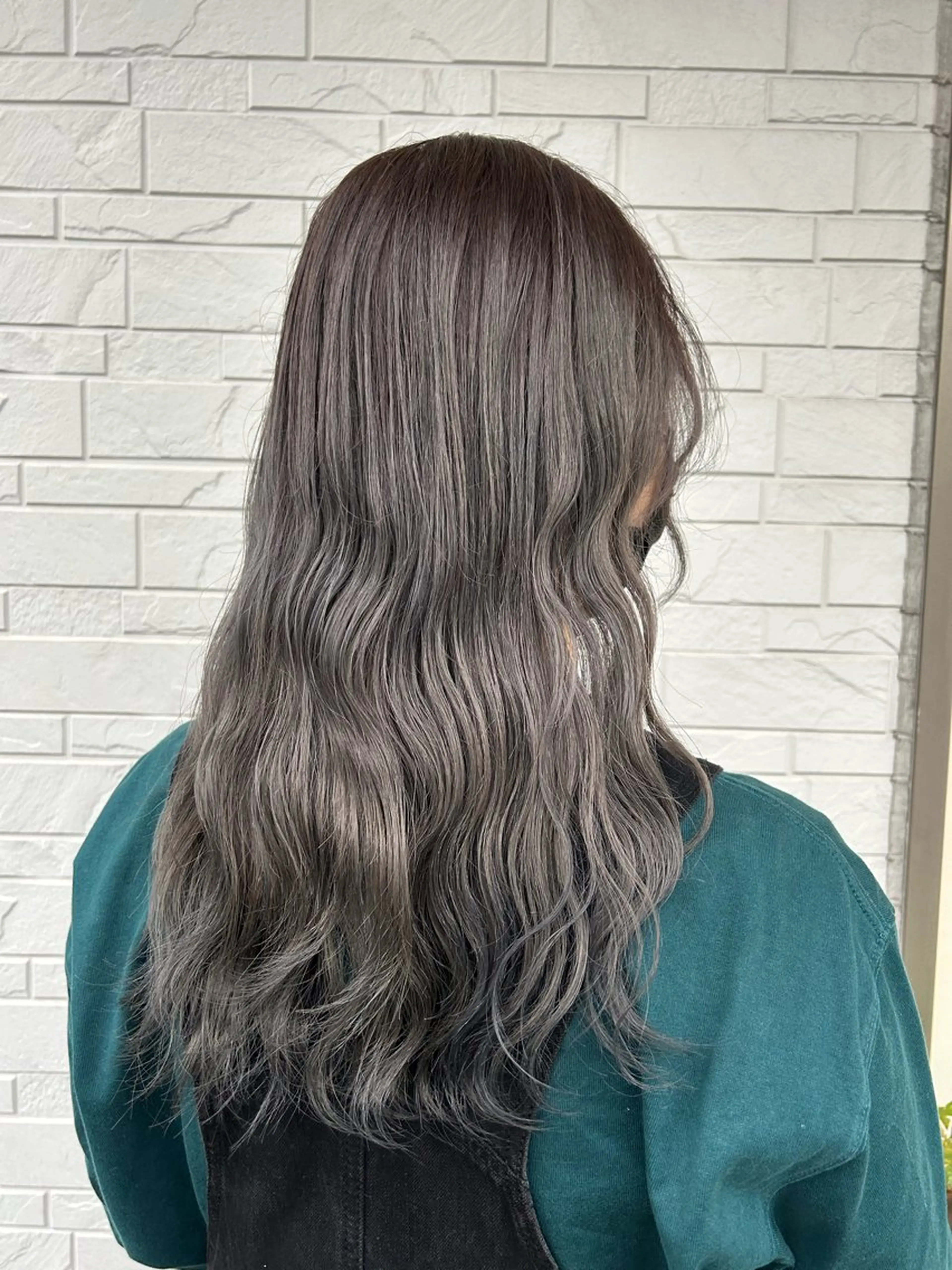 ロング カラー ヘアカラー Suah カクイニチカ🪄🤍のヘアスタイル