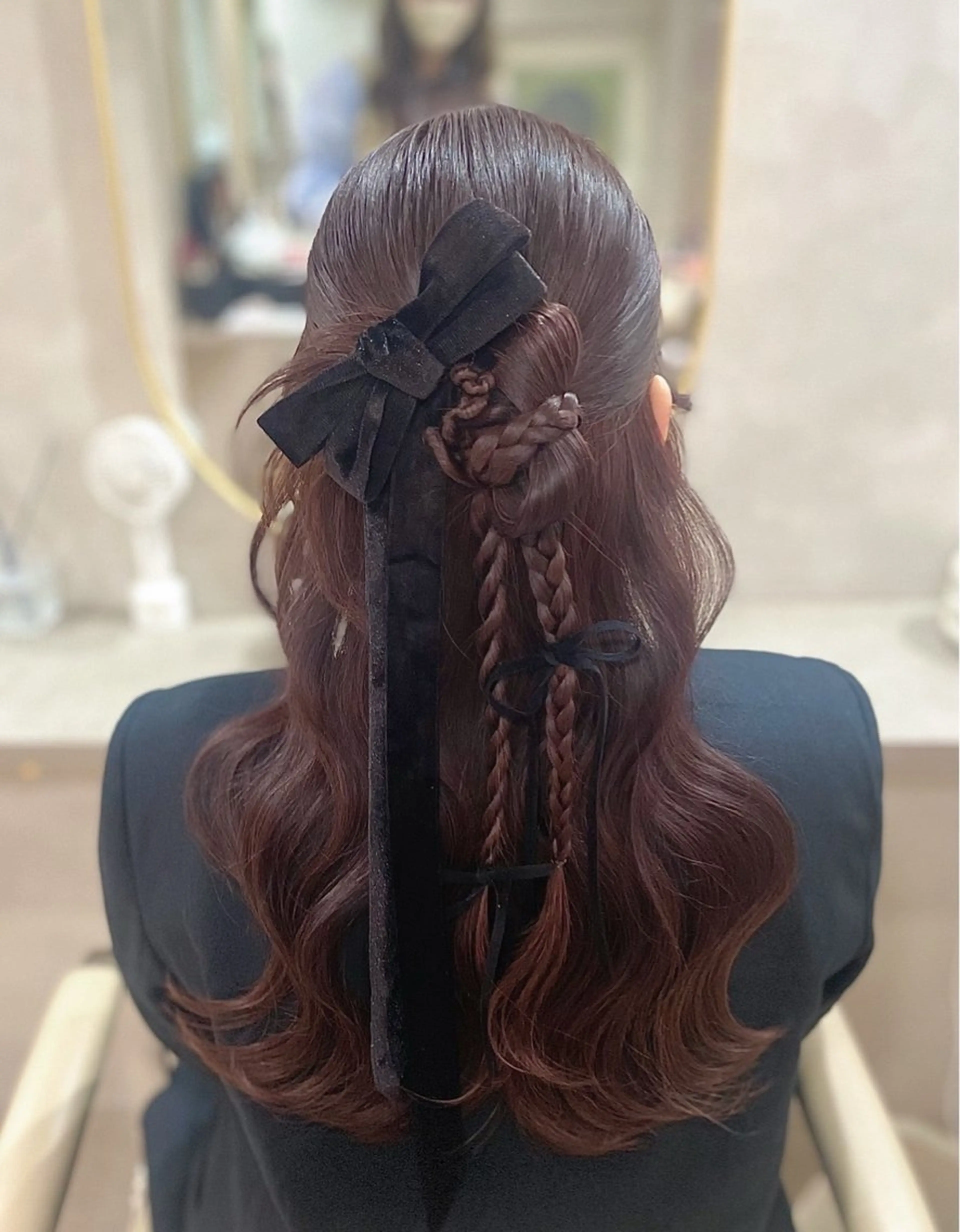 ロング ヘアアレンジ ハーフアップ セットサロンCURE YUKIOKAの眉毛・アイブロウイメージ