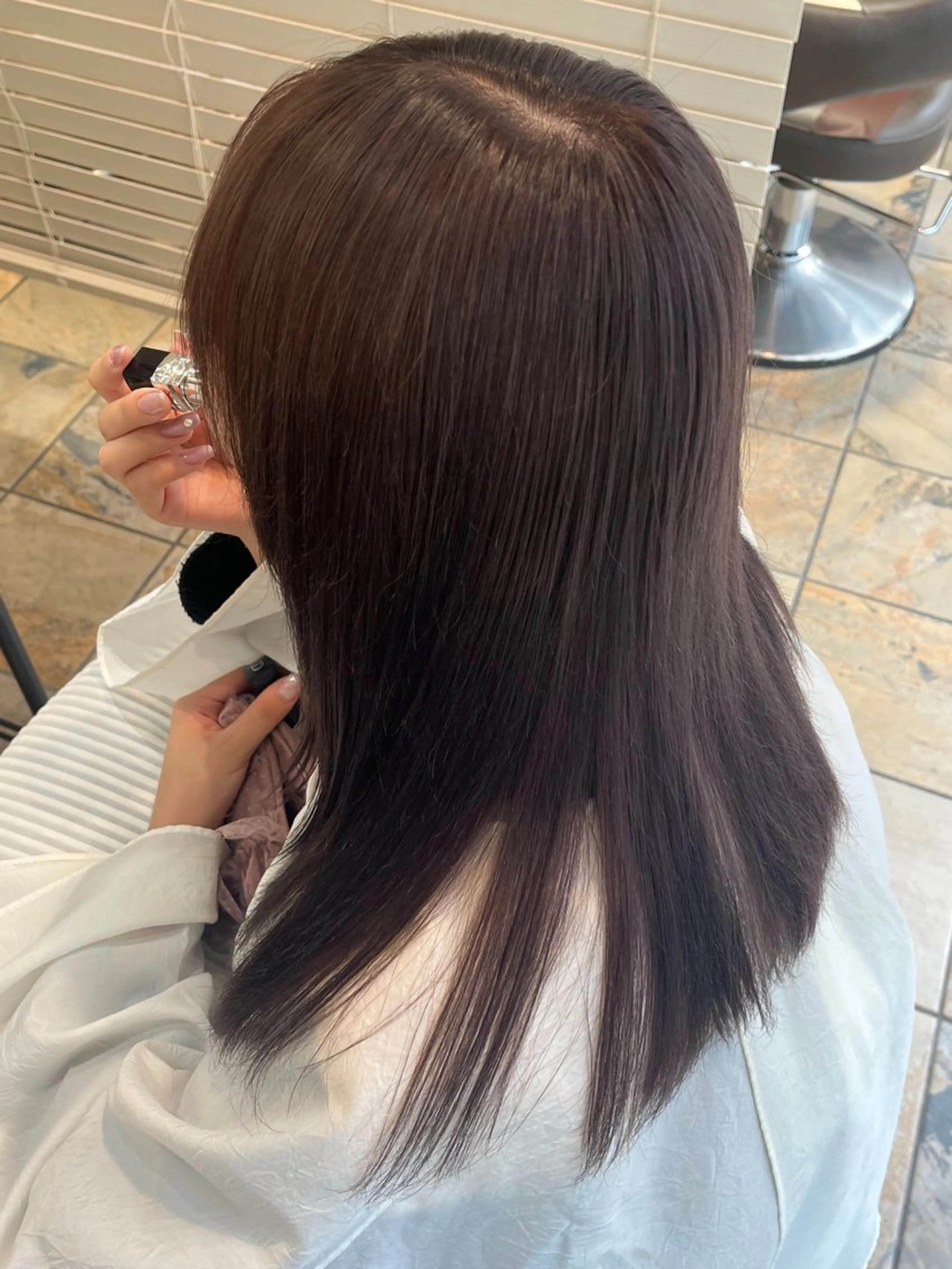カラー 石井 歩奈のヘアスタイル