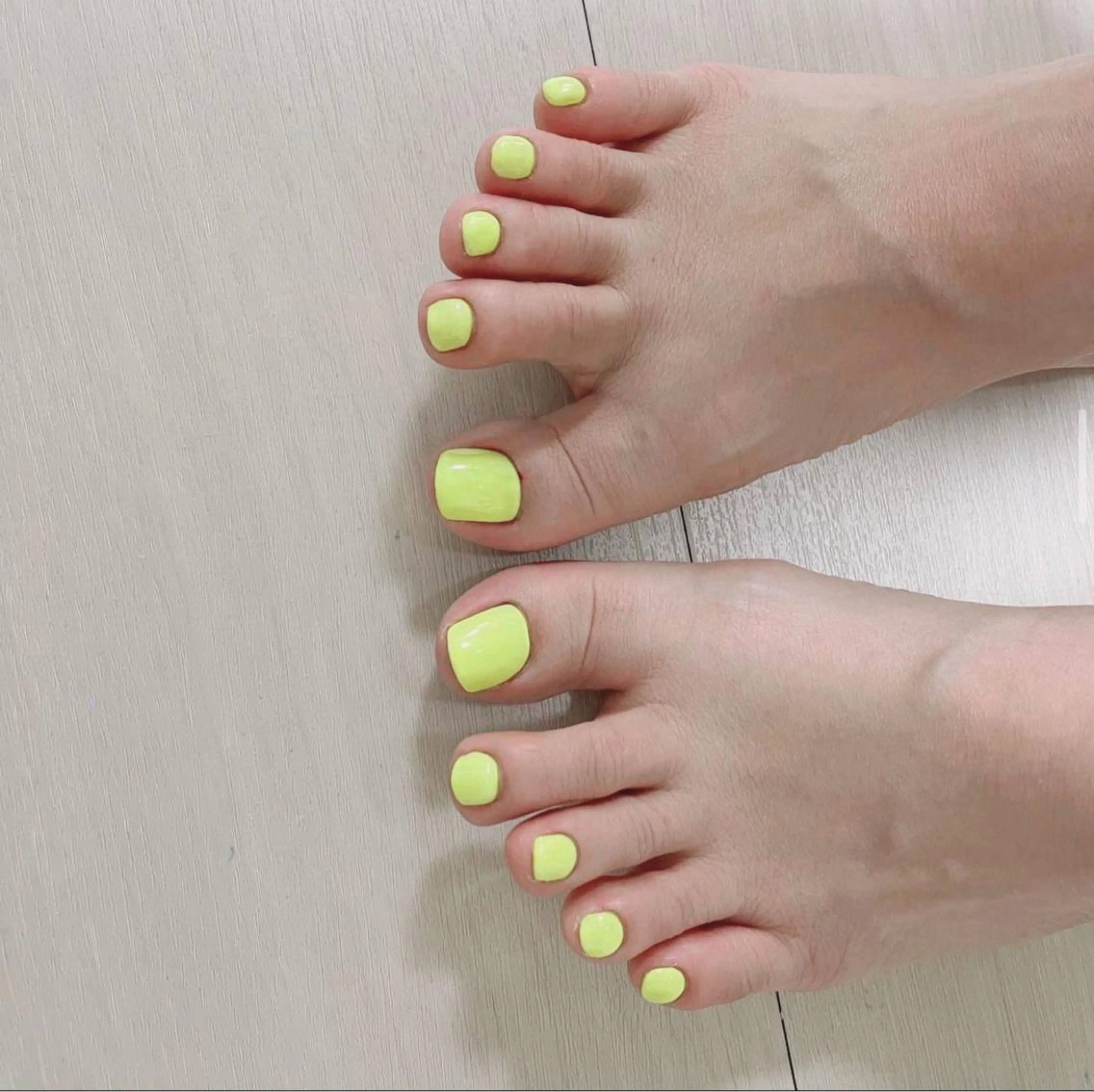 ネイル フットネイル ジェルネイル ワンカラーネイル ate eyelash 和泉府中店【まつげパーマ/ラッシ ユリフト/LED/東感バインド/眉毛】所属・もり まゆみのマツエク・マツパデザイン