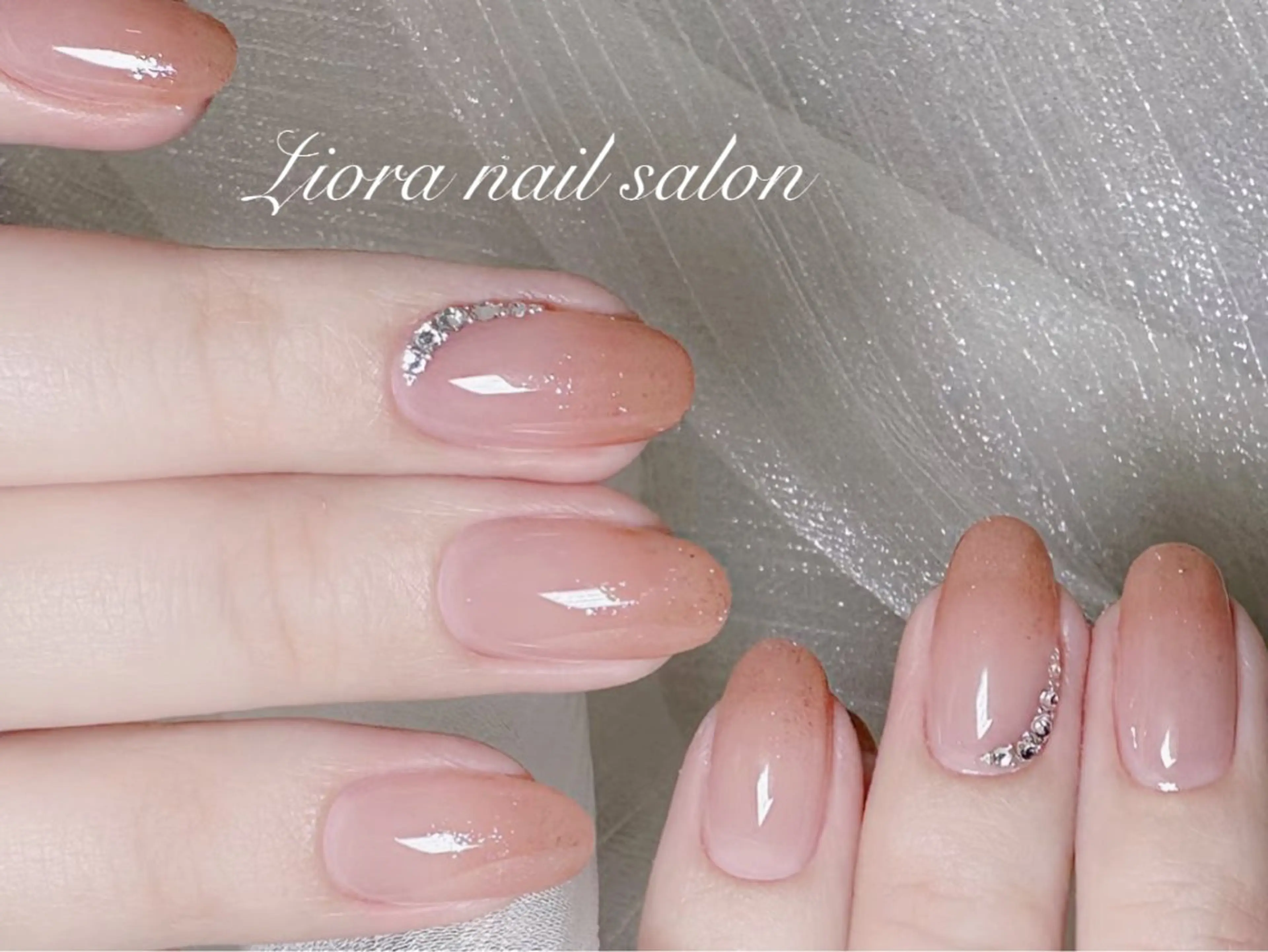 ネイル フレンチネイル ジェルネイル ガーリー グラデーション キラキラネイル ハンドネイル Liora nail スカルプ専門店のネイルデザイン