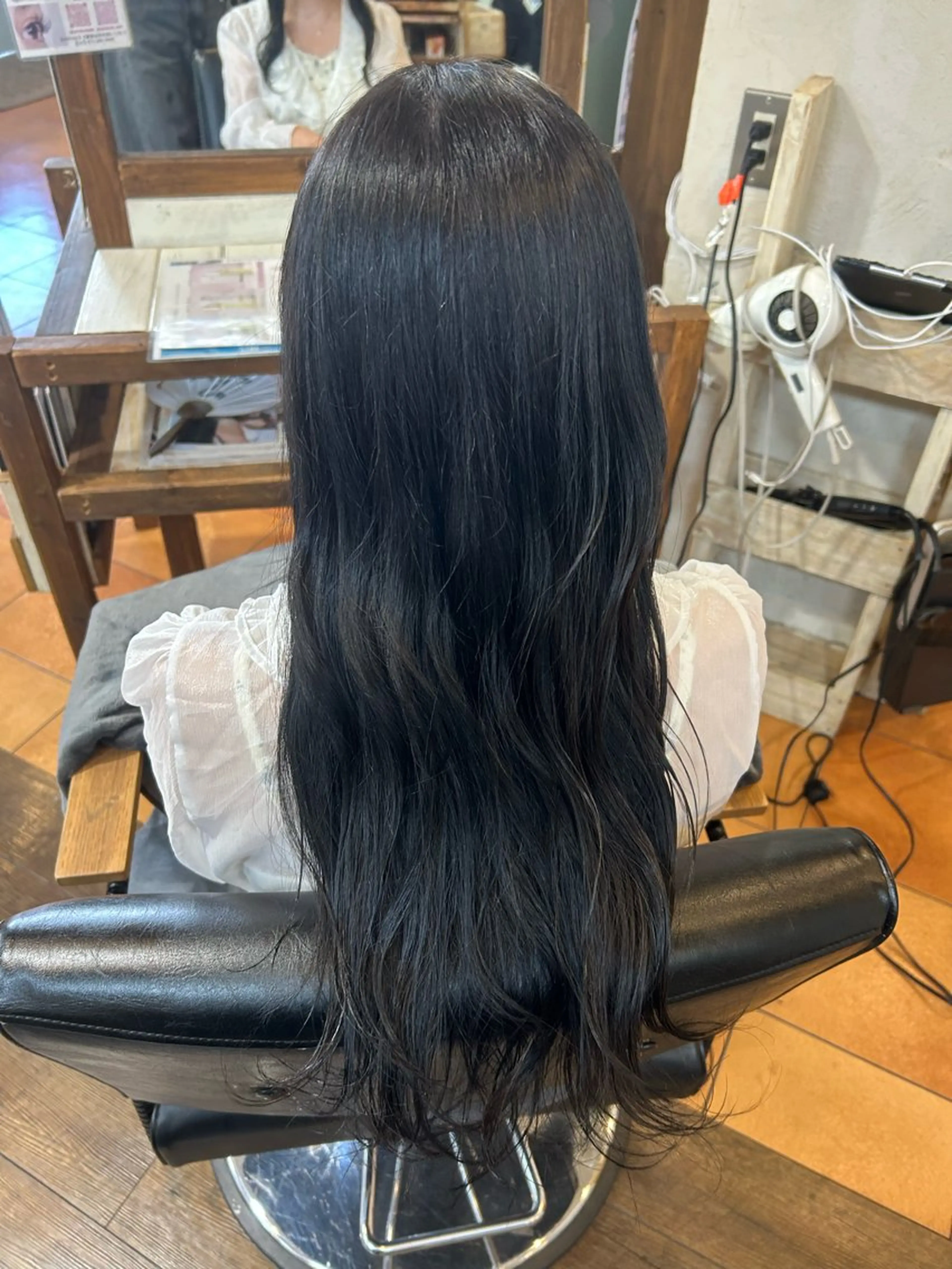 ロング カラー 黒髪 ブルーカラー ブルーブラック 徳永　髪質改善 縮毛矯正のヘアスタイル