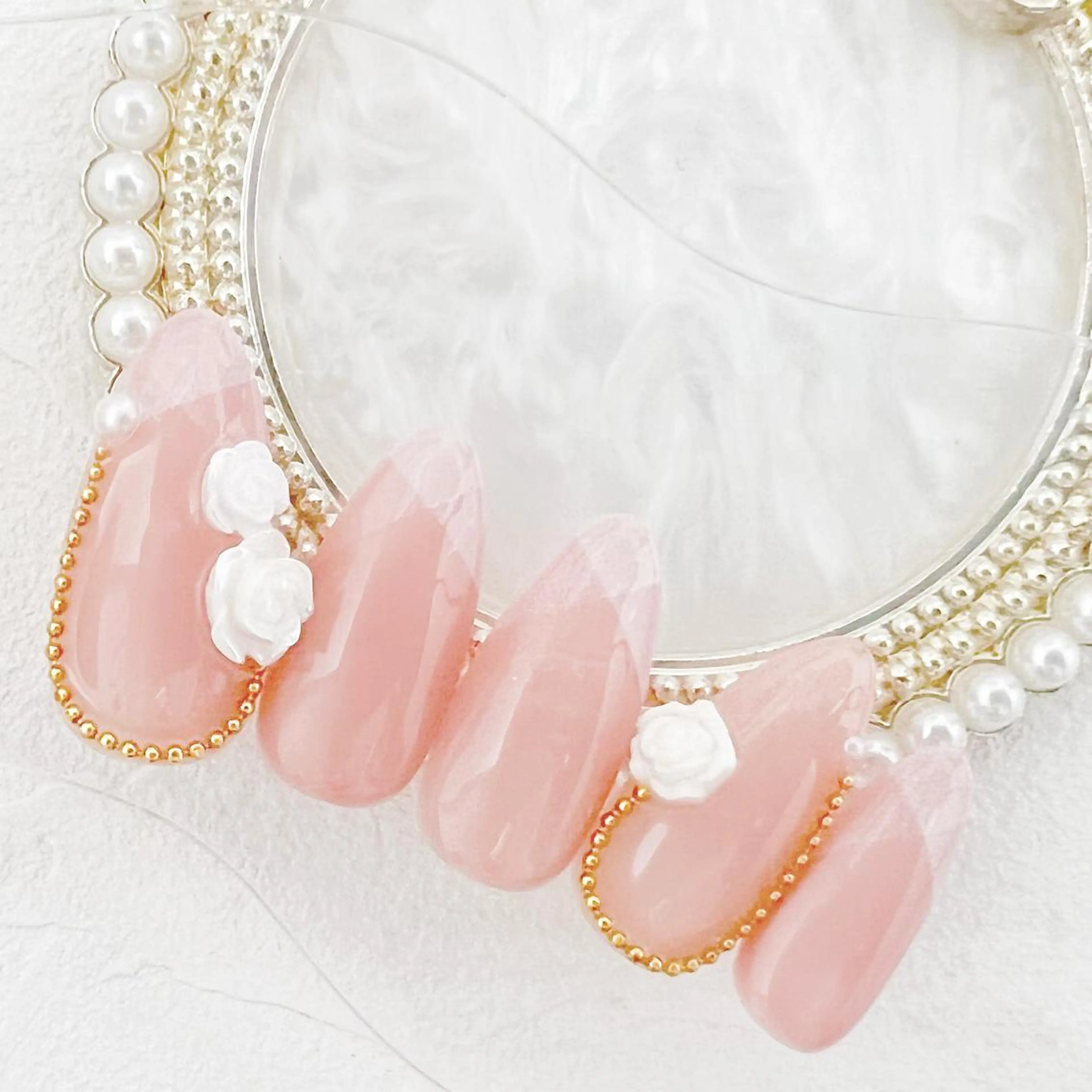 ネイル フレンチネイル rouse nail RISATOのネイルデザイン