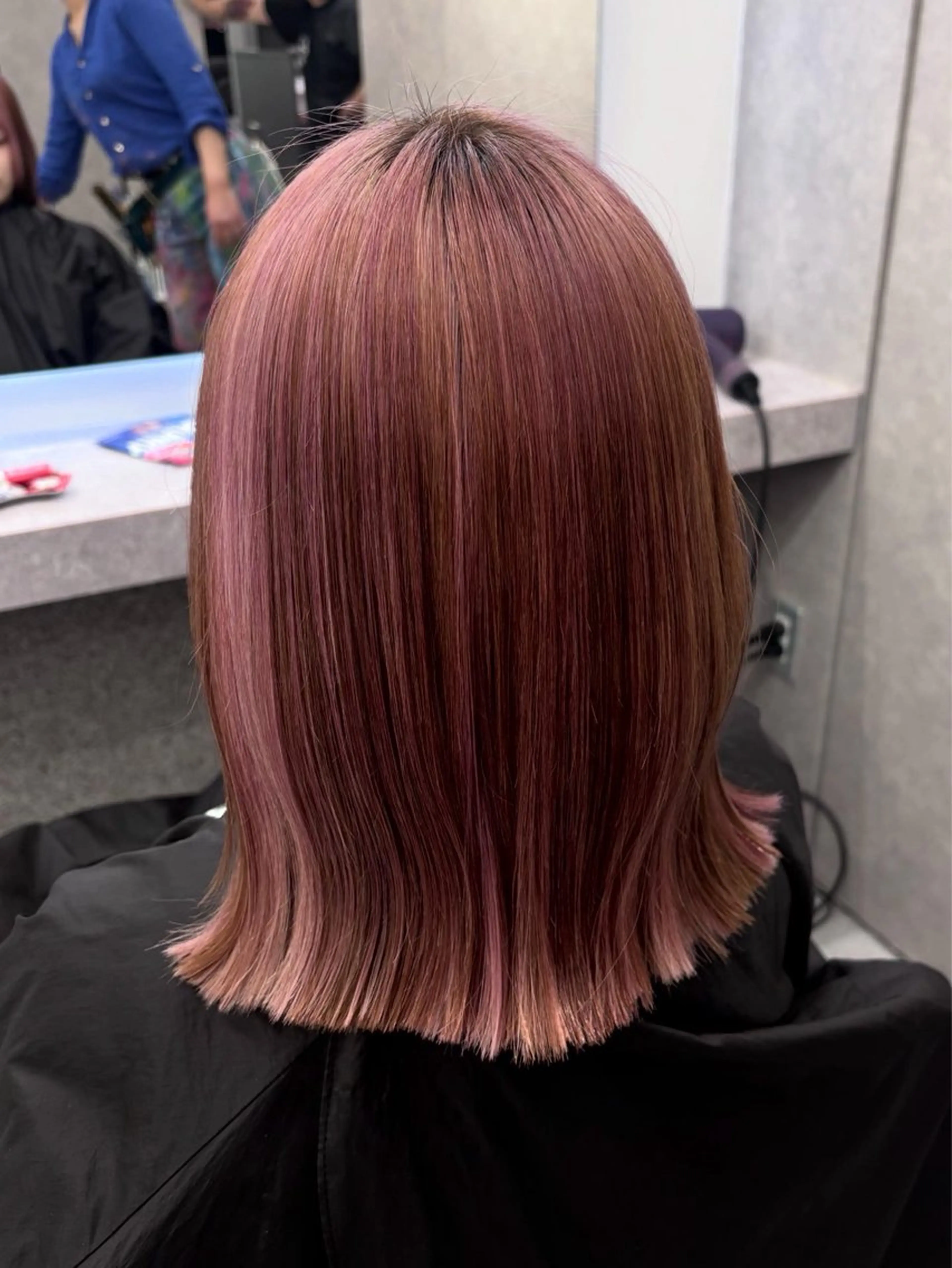 カラー ブリーチ ピンクカラー ヘアカラー トリートメント 伊藤 陽菜のヘアスタイル