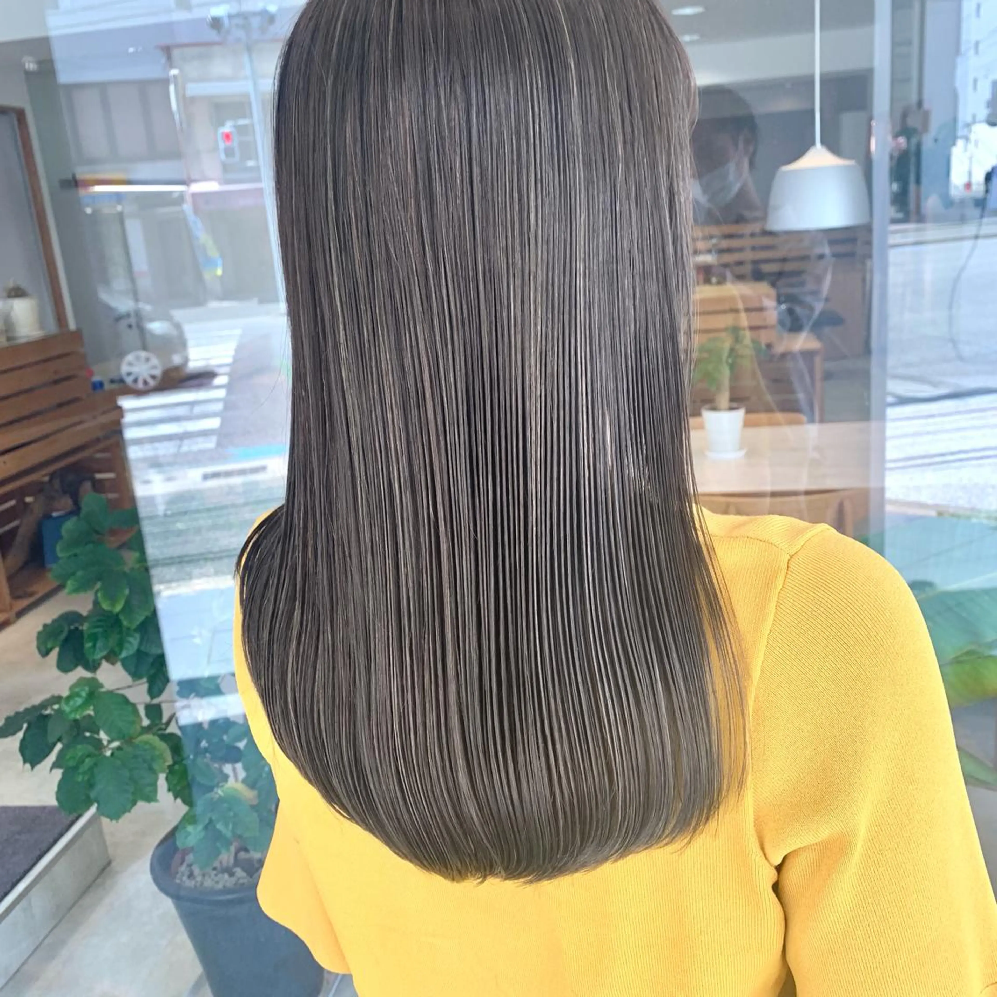 セミロング ショートボブ セミロングパーマ アッシュ ボブ 外国人風カラー hoNua. 栄/透明感カラーのヘアスタイル